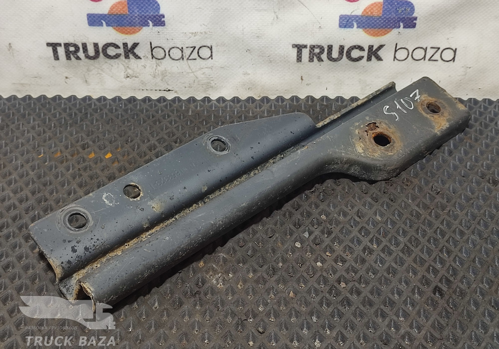 1853323 Кронштейн спойлера для Scania 5-series