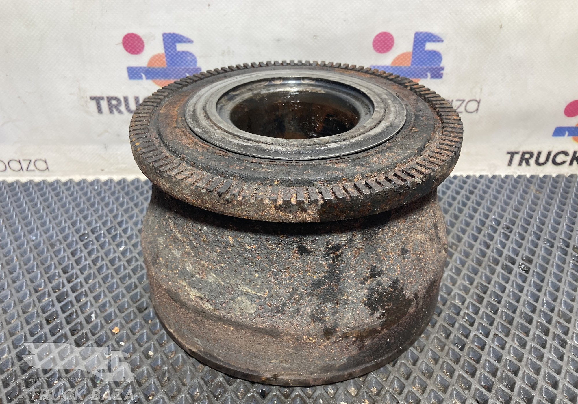652083103009 Ступица передняя для КАМАЗ 54901