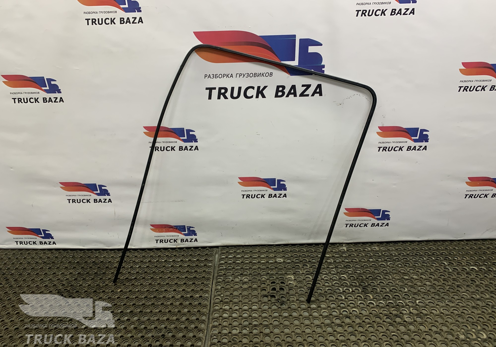 A9737250229 Направляющая стекла двери левой