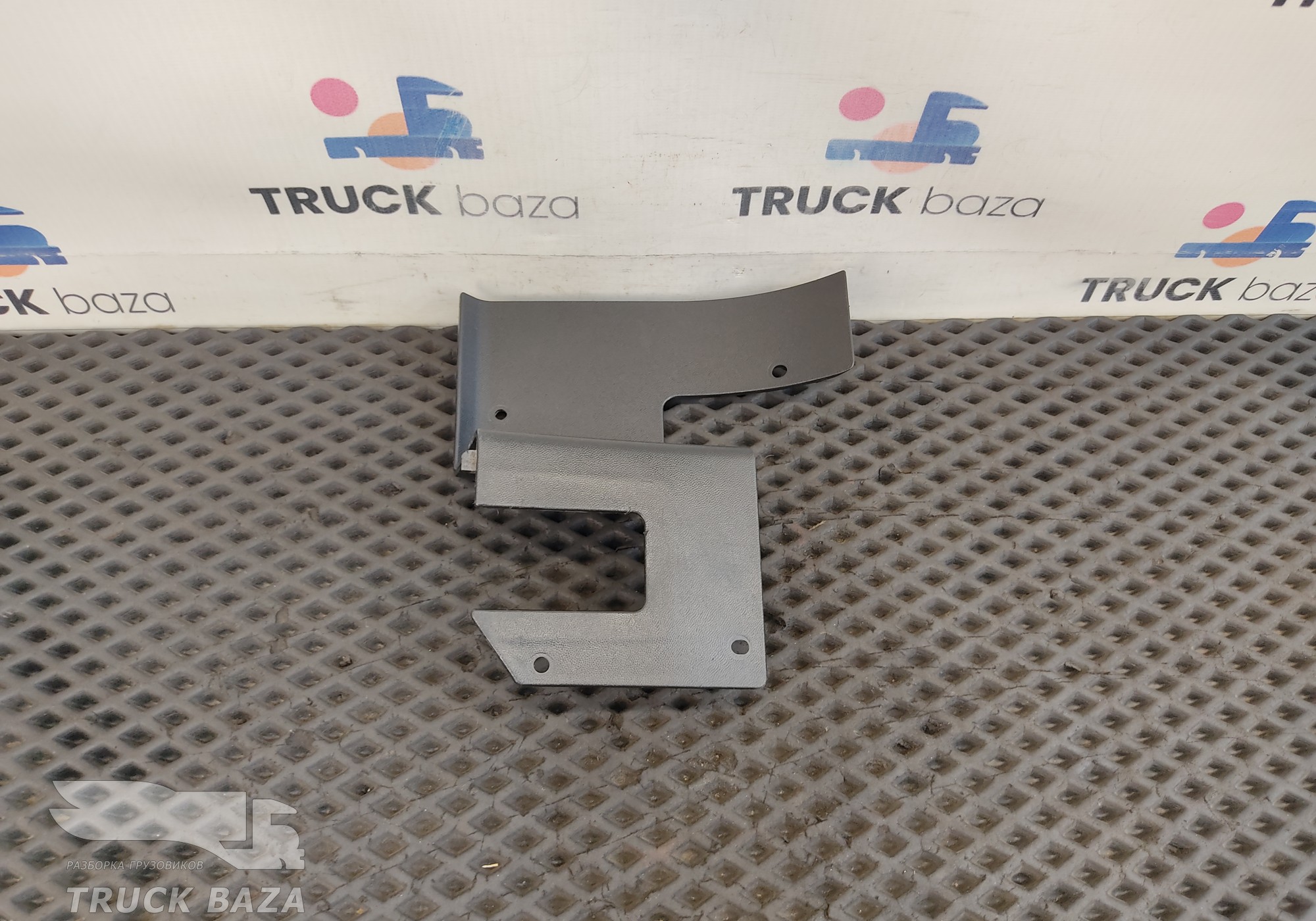 81614706020 Накладка кожуха рулевой колонки