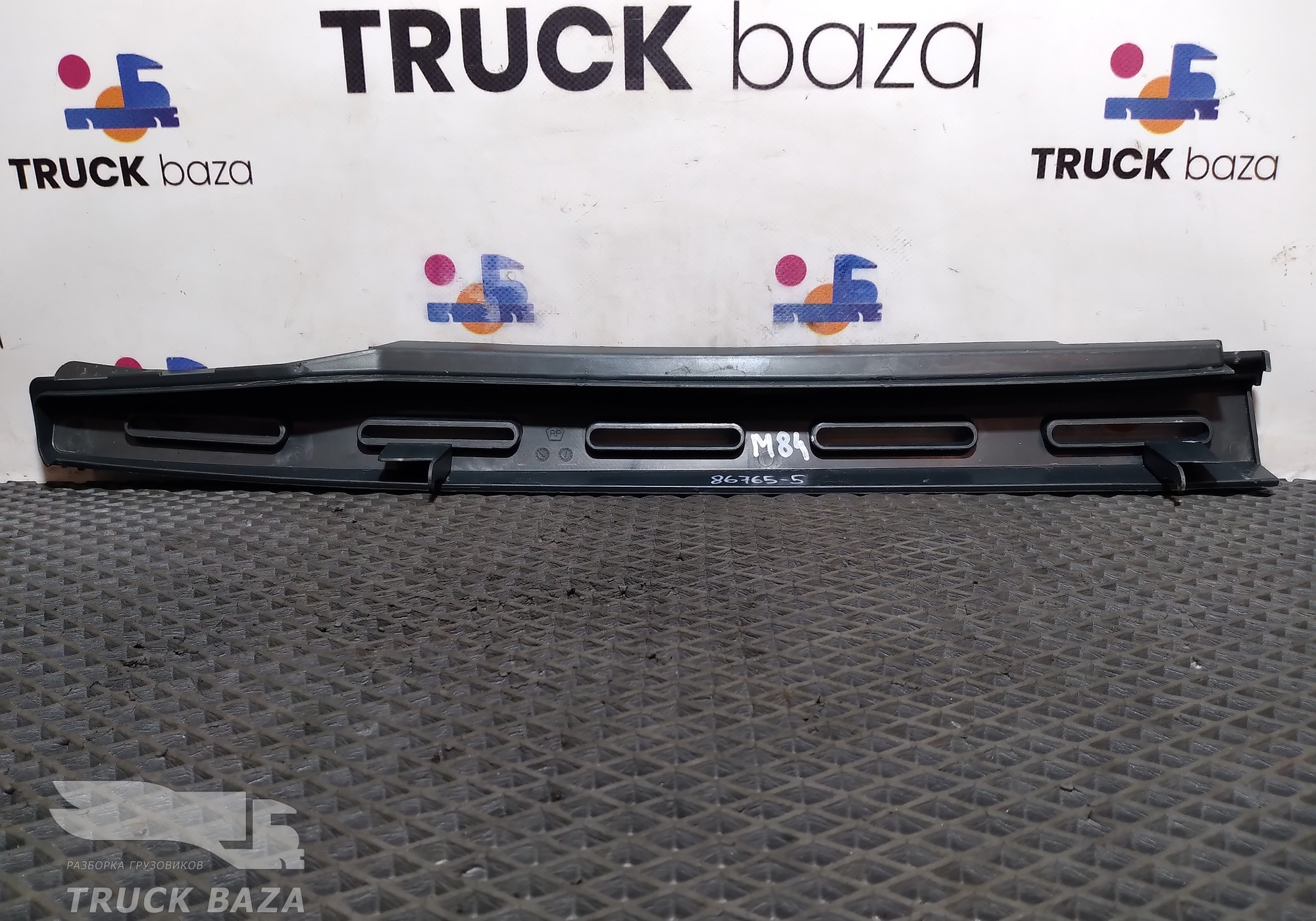 81619500273 Накладка торпедо для Man L2000 II Evolution / LE (с 2001 по 2005)