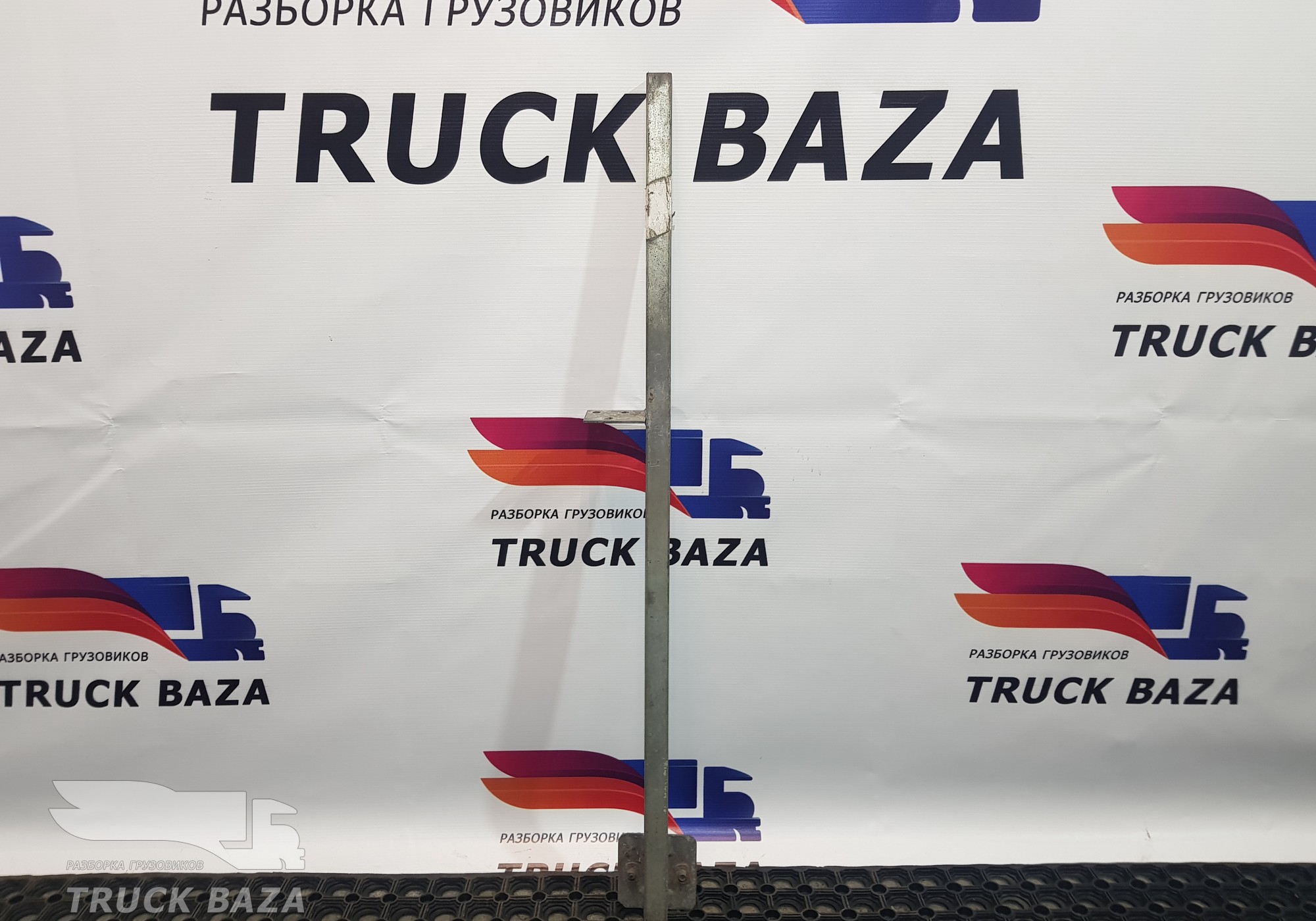 1297303 Кронштейн продолжения двери правой для Daf 95XF