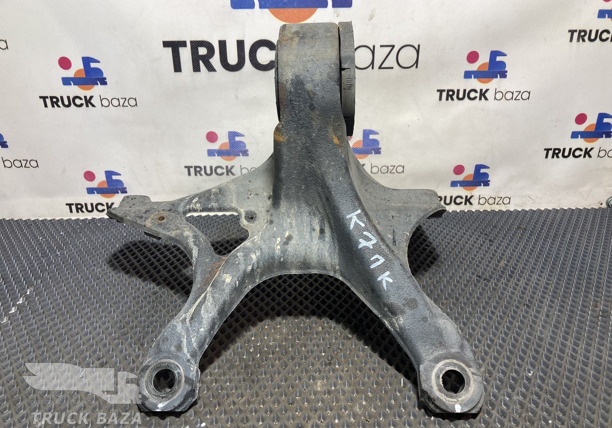 A9603175743 Кронштейн торсиона кабины левый