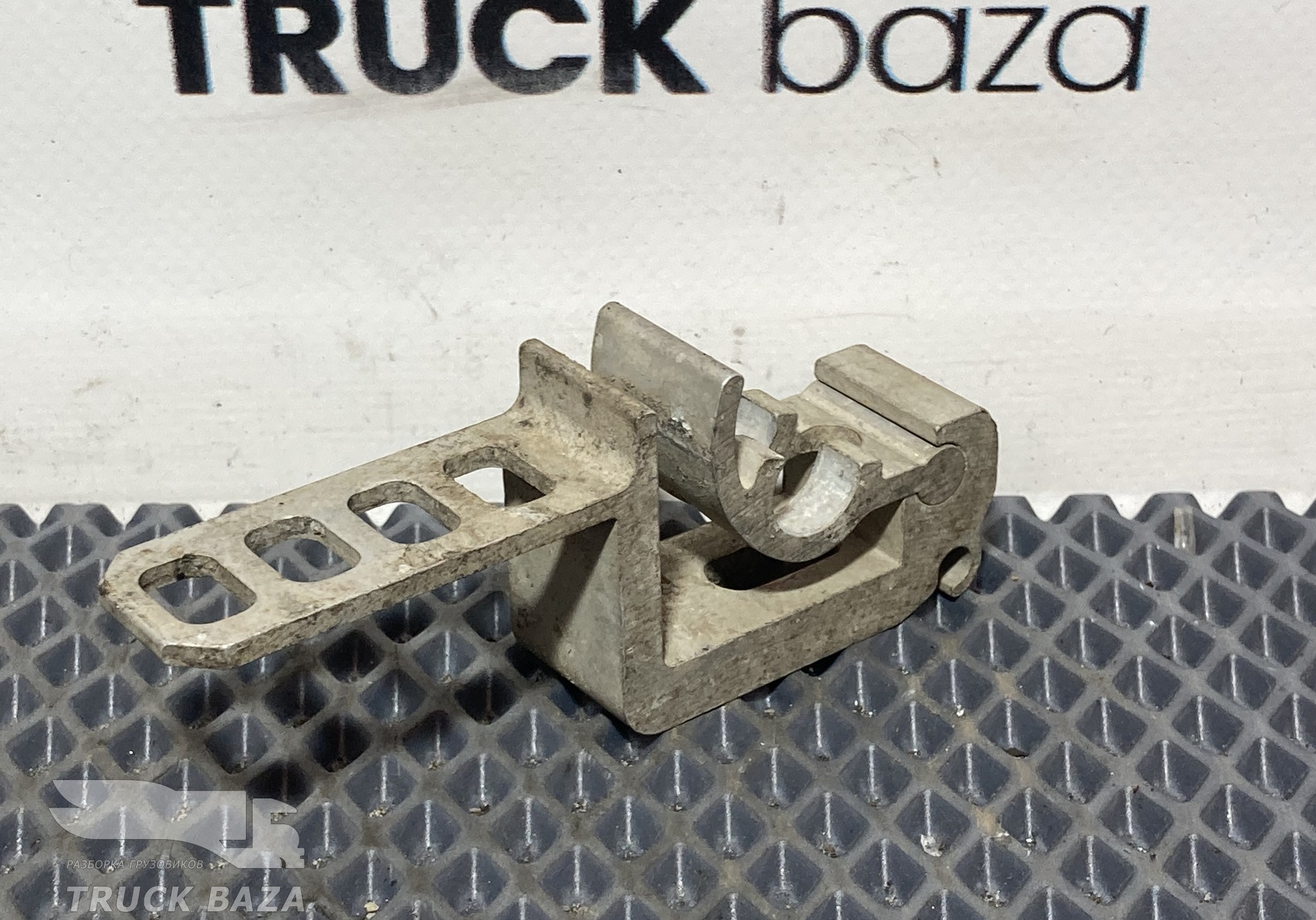 1878229 Кронштейн трубок AdBlue для Scania 3-series P (с 1988 по 1997)