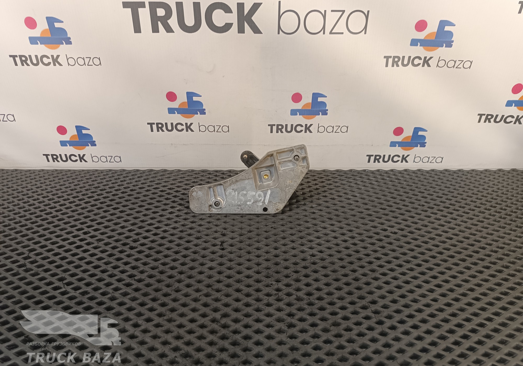 1679366 Ручка двери внутренняя правая для Daf