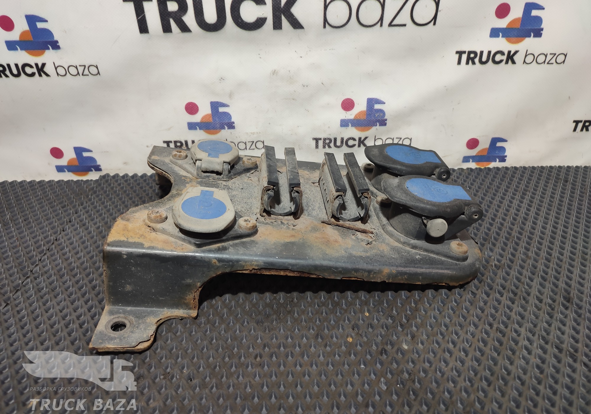 2328583 Кронштейн розеток для Scania 5-series R (с 2004 по 2016)