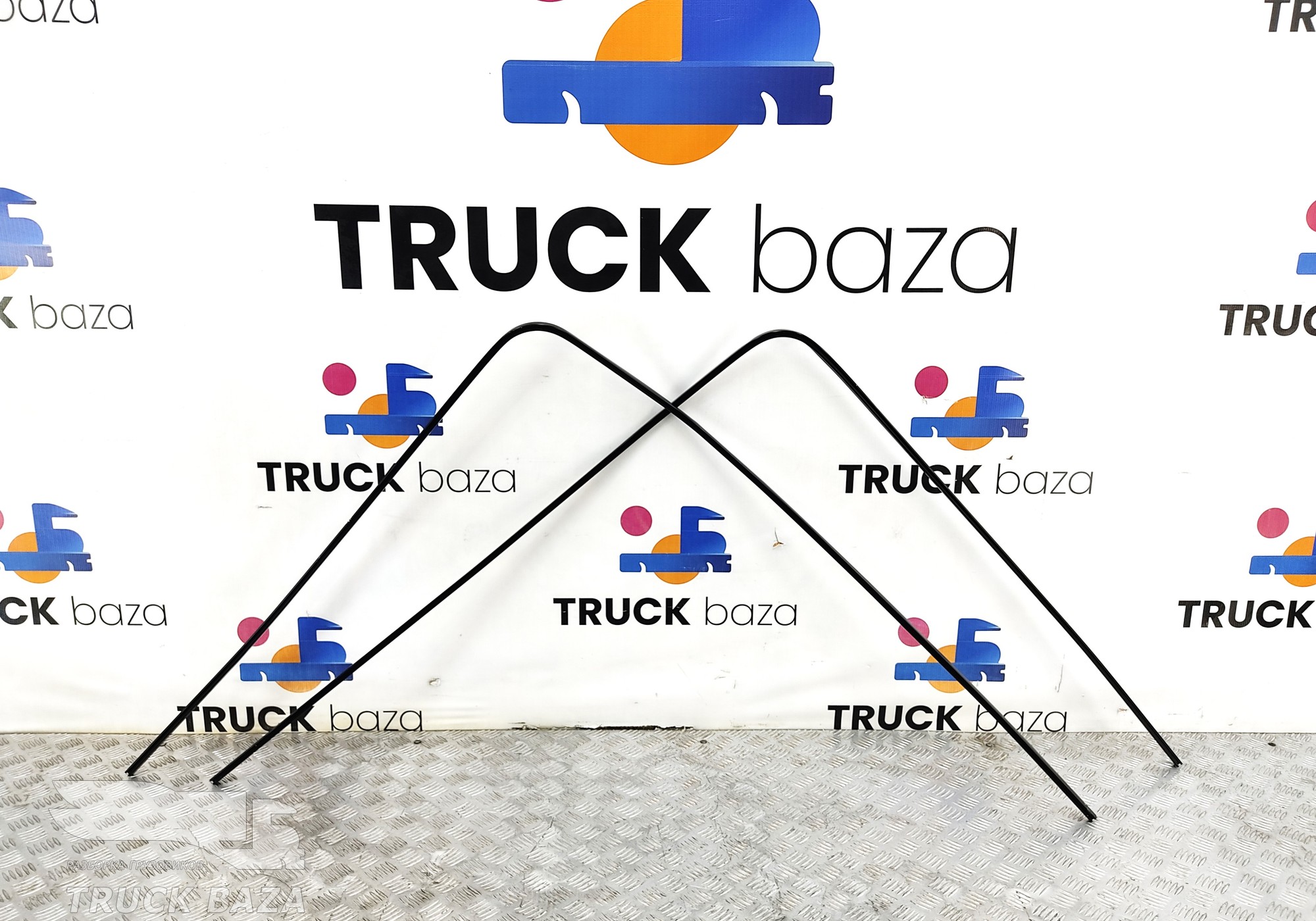 81621400109 Направляющая шторки комплект для Man TGX II (с 2012)