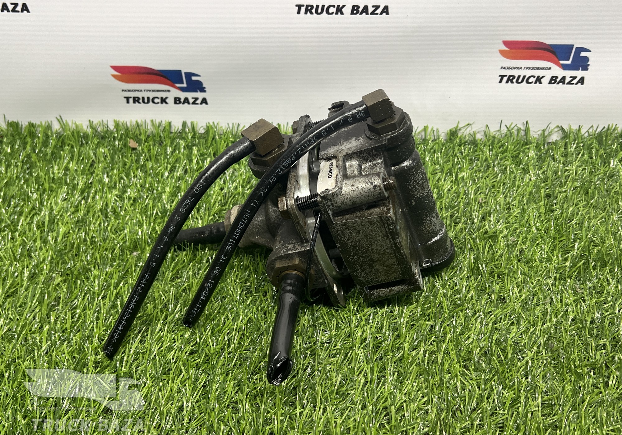 81521166089 Клапан ускорительный