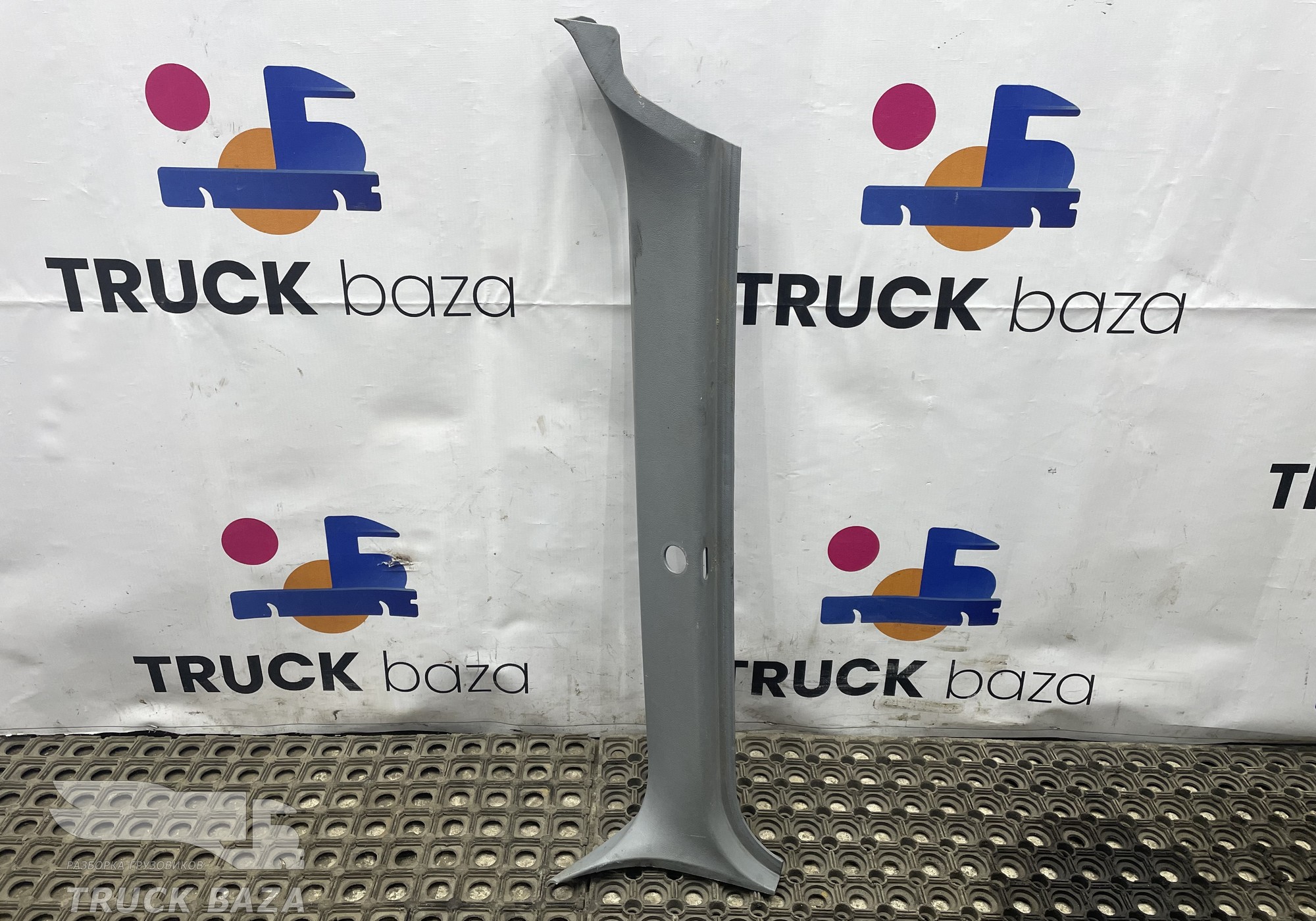 A9416880138 Накладка стойки лобового стекла левая