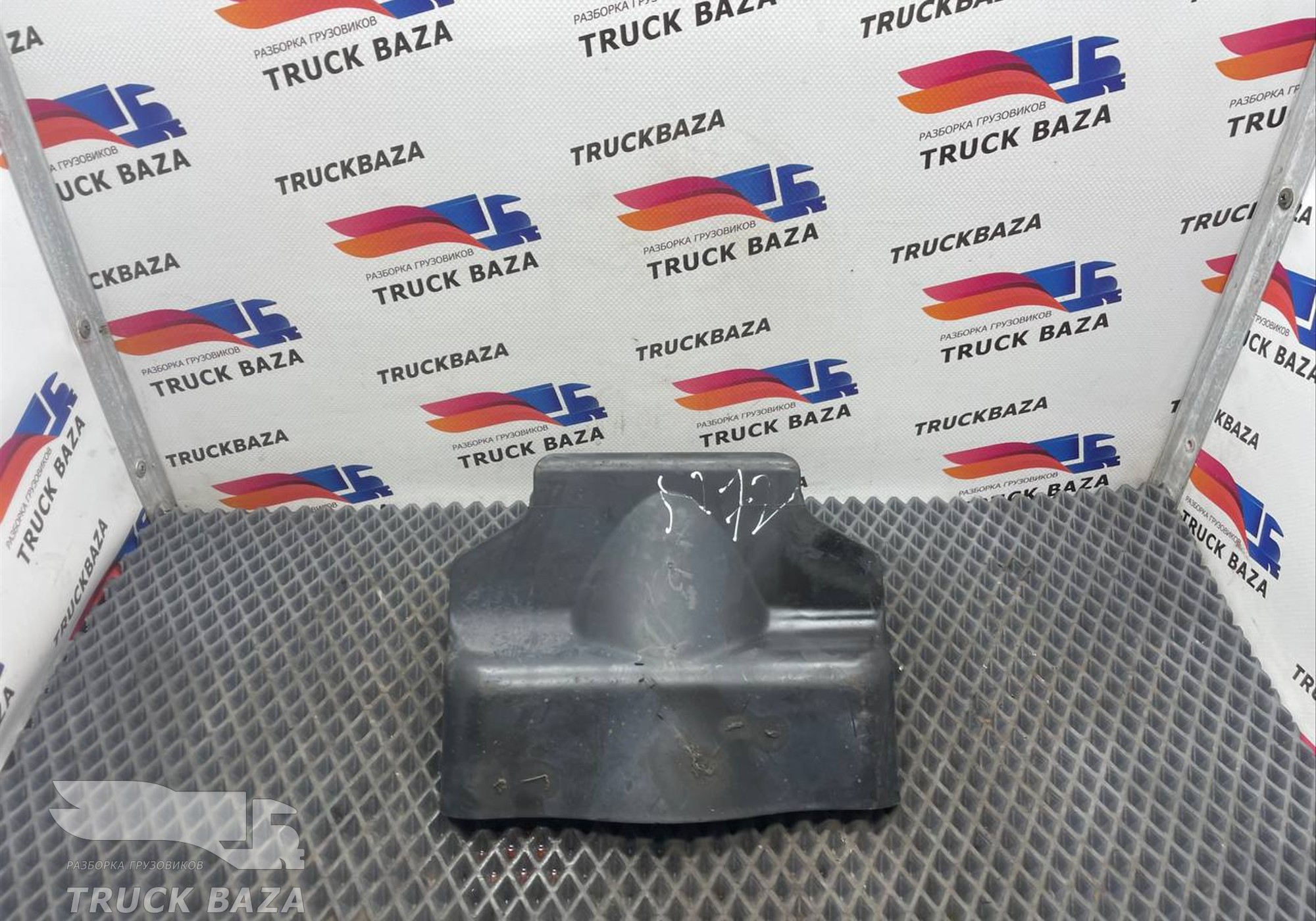 81417010074 Кожух насоса подъёма кабины для Man TGX II (с 2012)