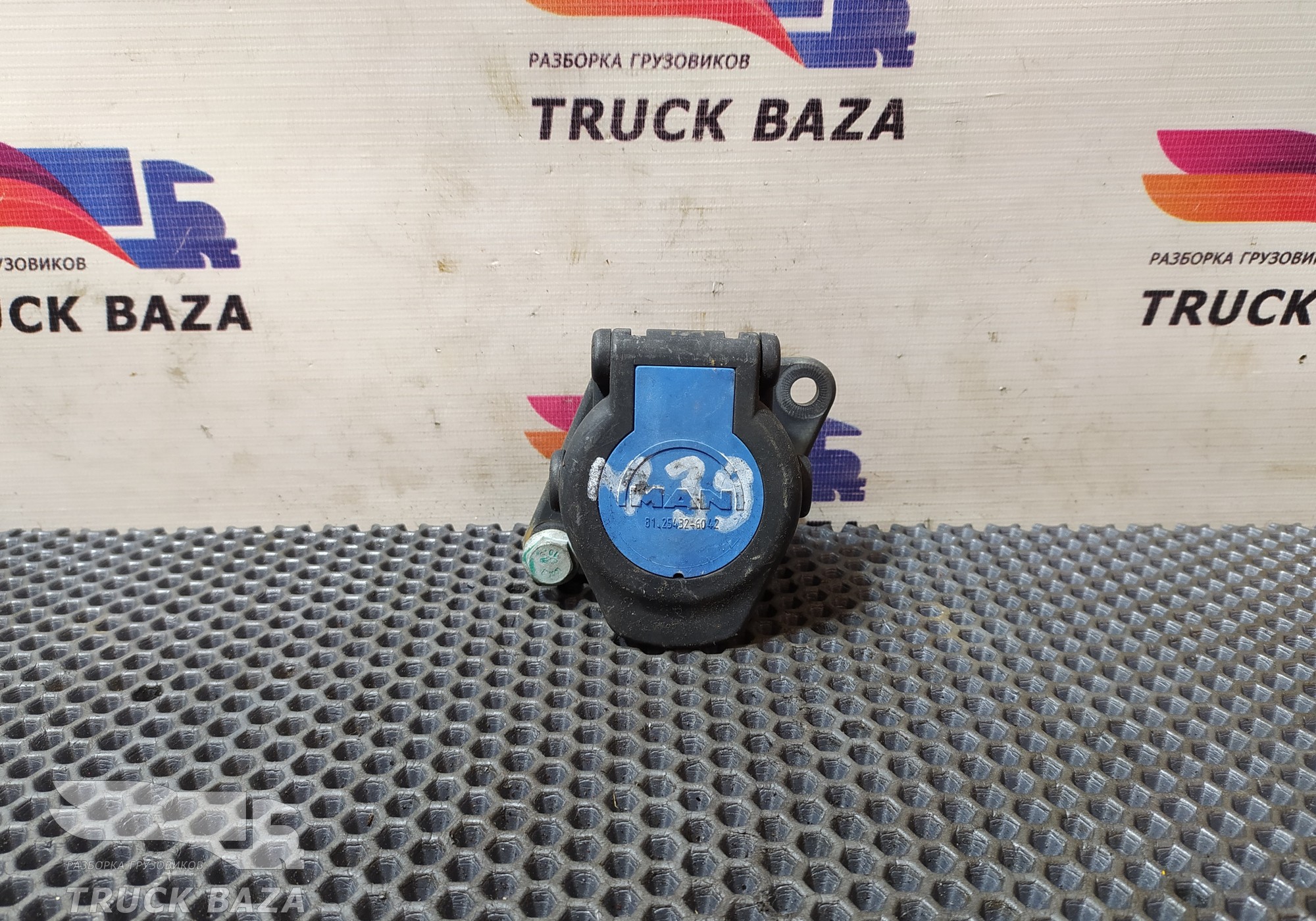 81254326042 Корпус розетки