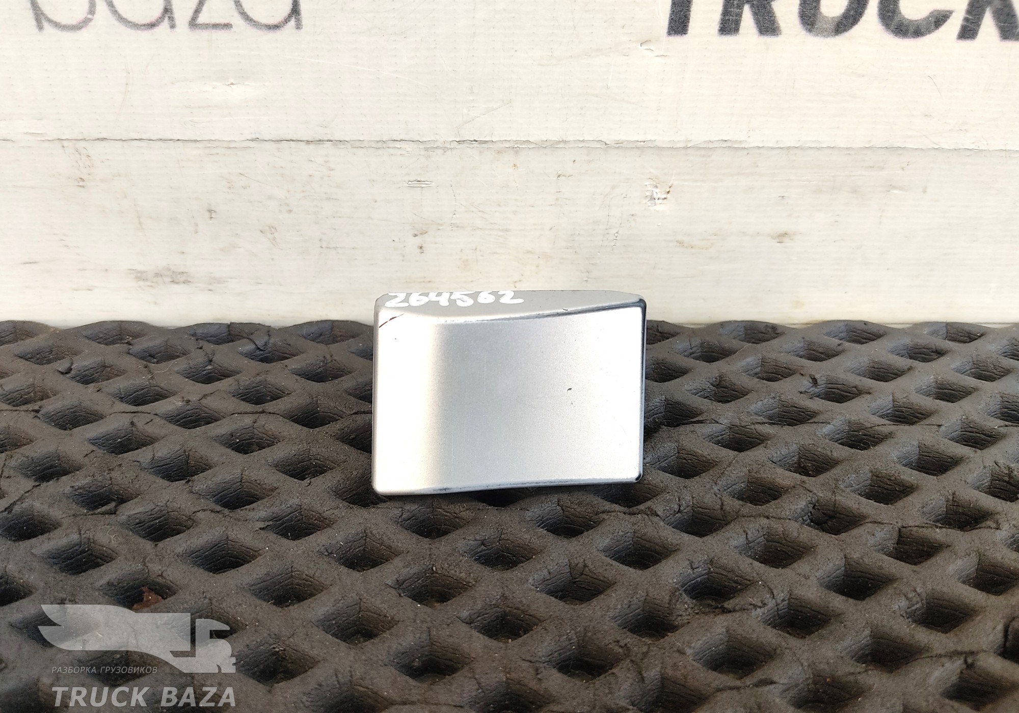 81617105000 Накладка декоративная для Man TGM III (с 2013)