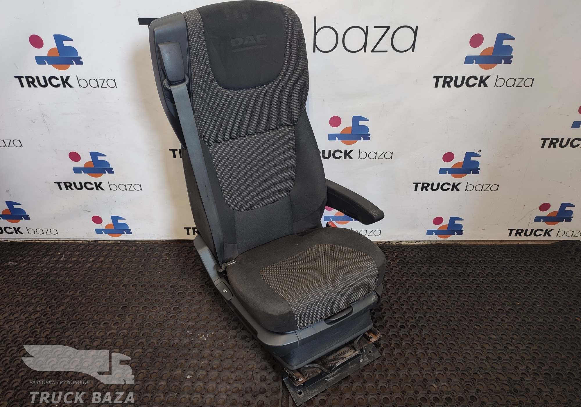 1879250 Сиденье пассажирское механическое