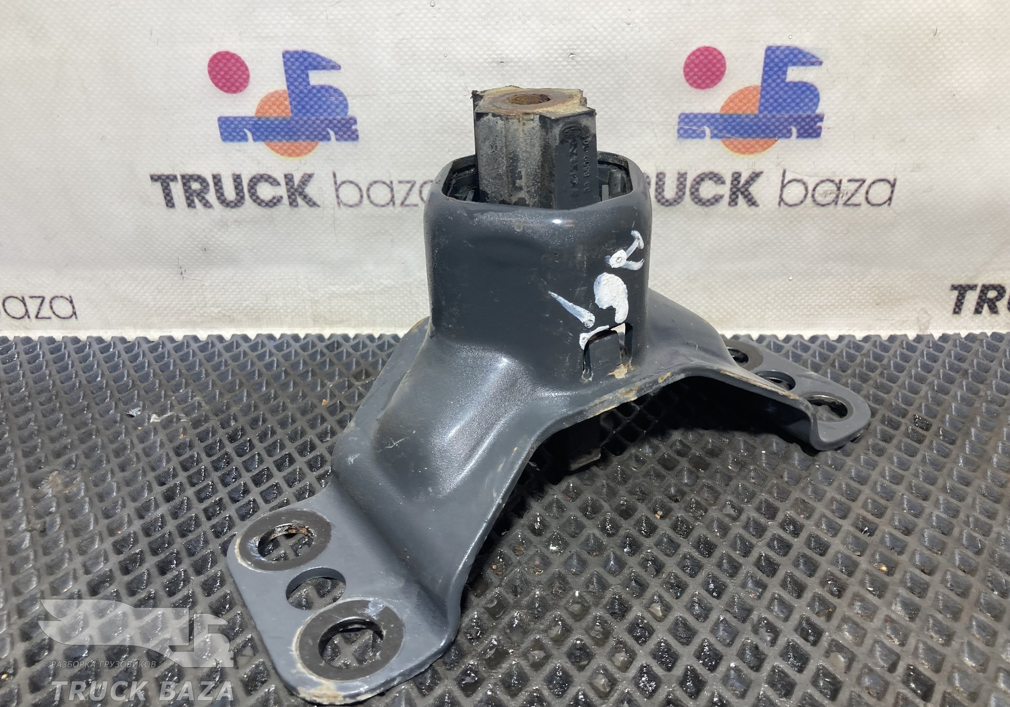 9604320185 Кронштейн ящика АКБ для Mercedes-Benz Actros New Actros MP4 (с 2011)