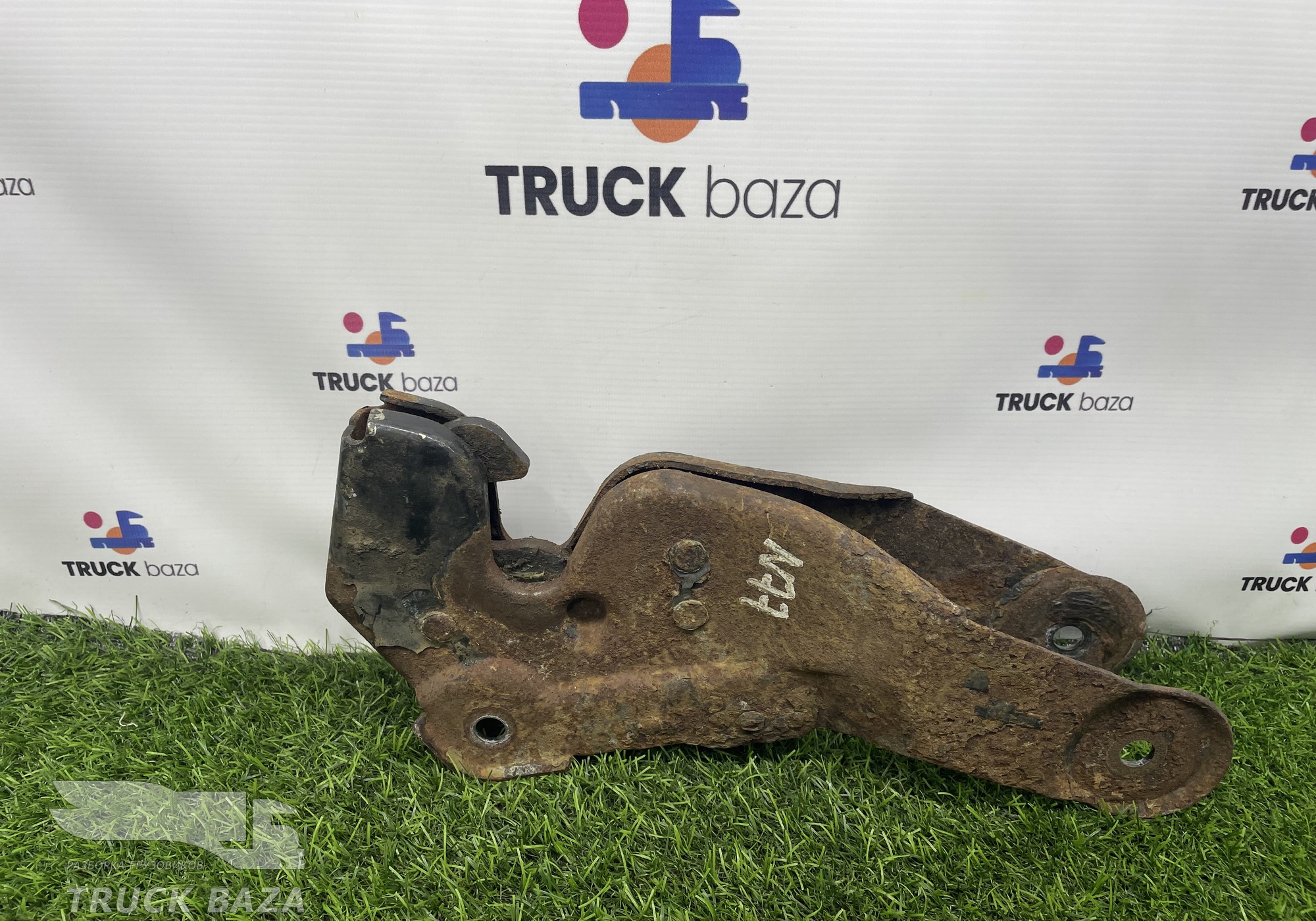 81618516030 Замок кабины