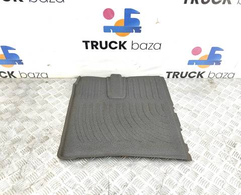 81628600876 Коврик салона передний правый