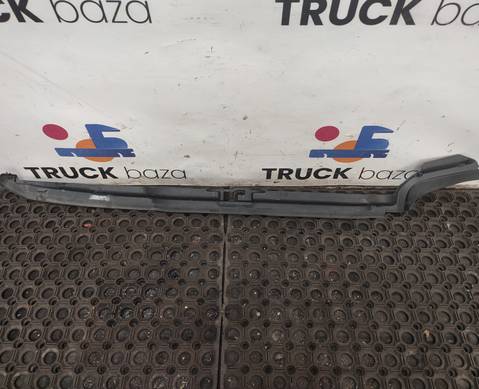 2212000 Уплотнитель двери передний правый для Scania