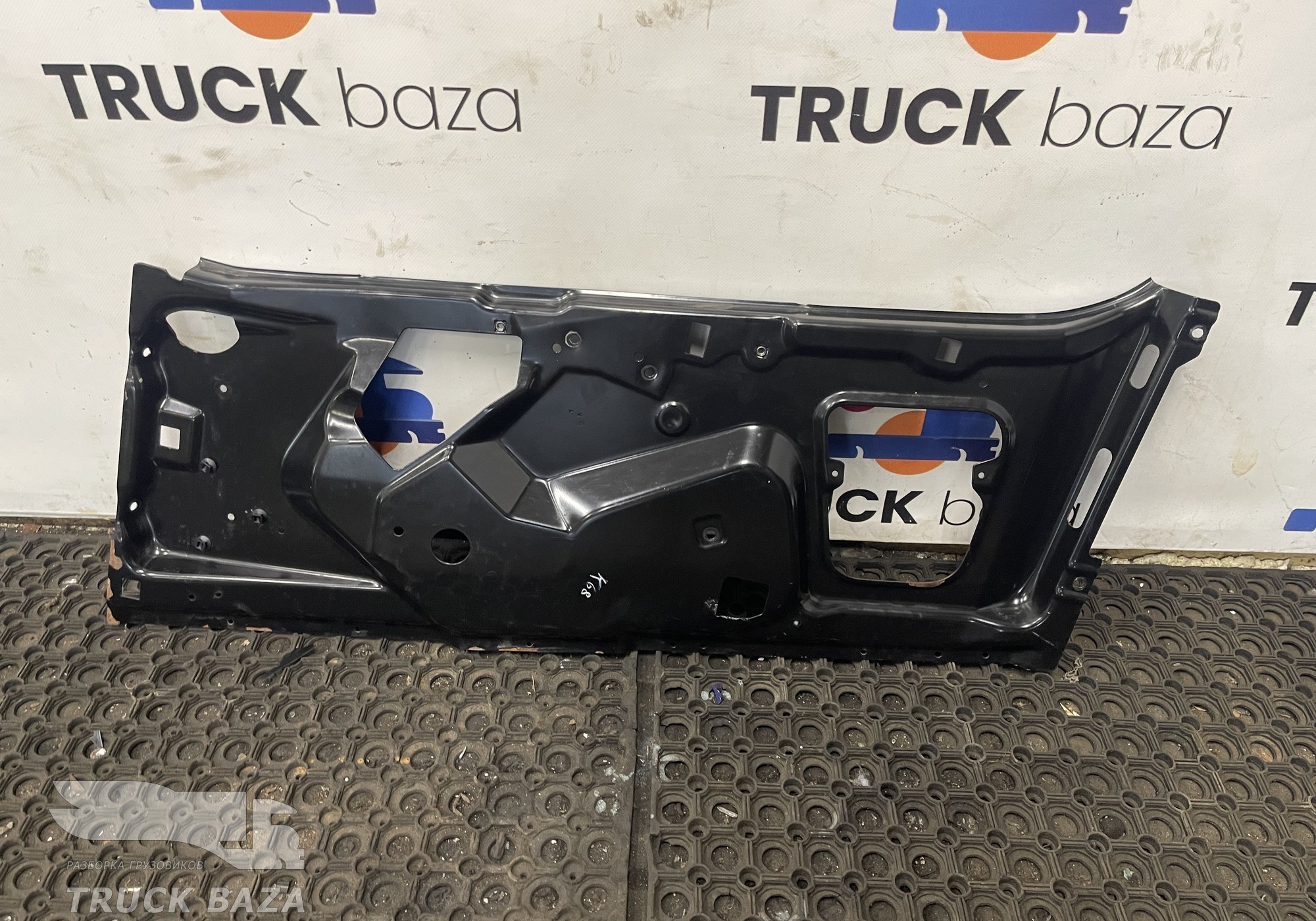 9737201814 Кронштейн стеклоподъемника правый для Mercedes-Benz Axor II (с 2004 по 2010)