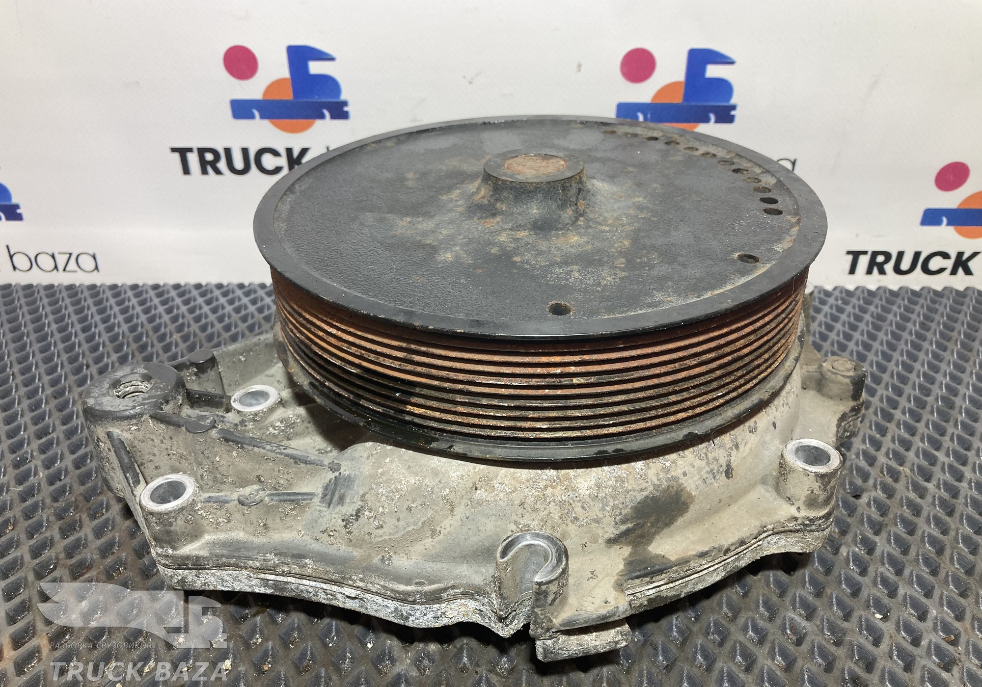 2310612 Помпа охлаждения