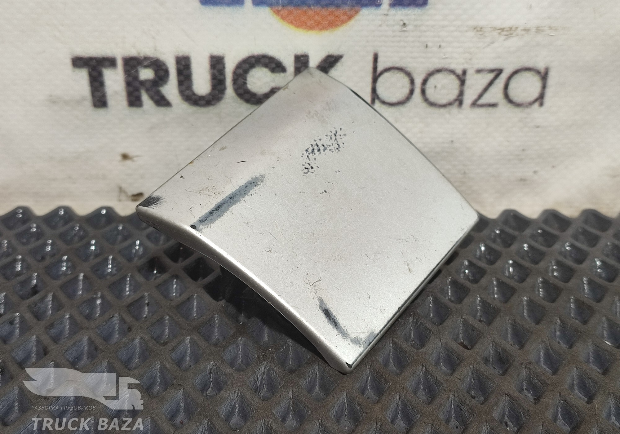 81617100027 Заглушка панели приборов