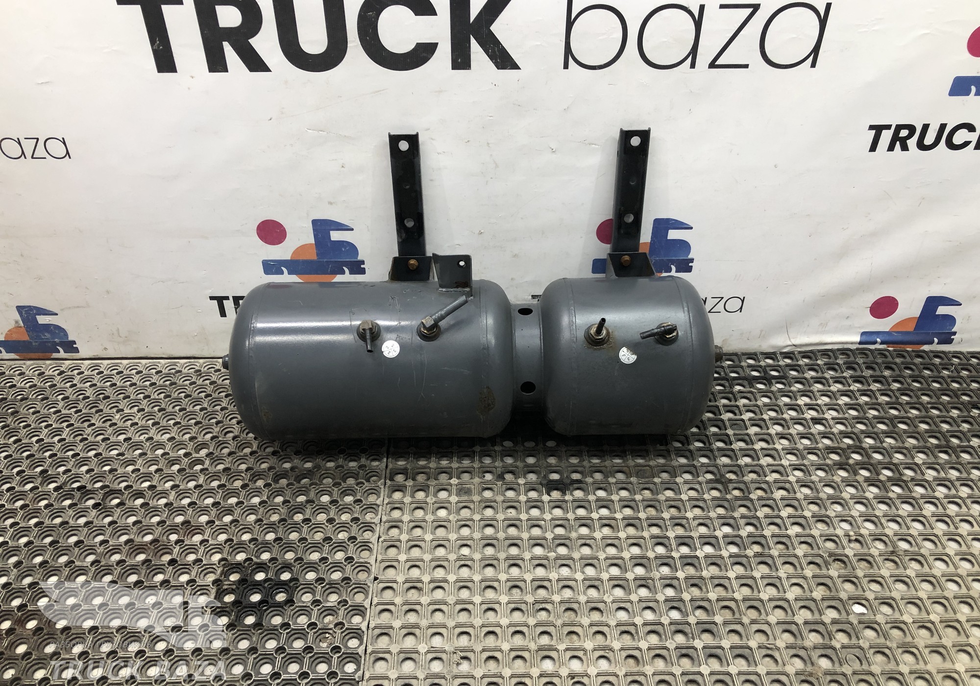 1788475 Ресивер воздушный L=900 D=300 V=20+34 L для Daf XF105 (с 2005)