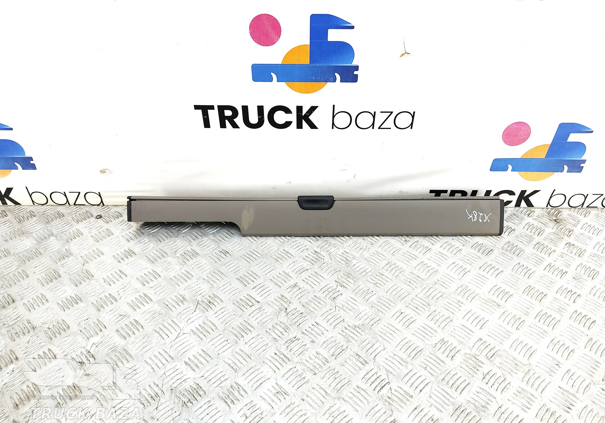 1790996 Солнцезащитная шторка боковая левая для Daf XF105 (с 2005)