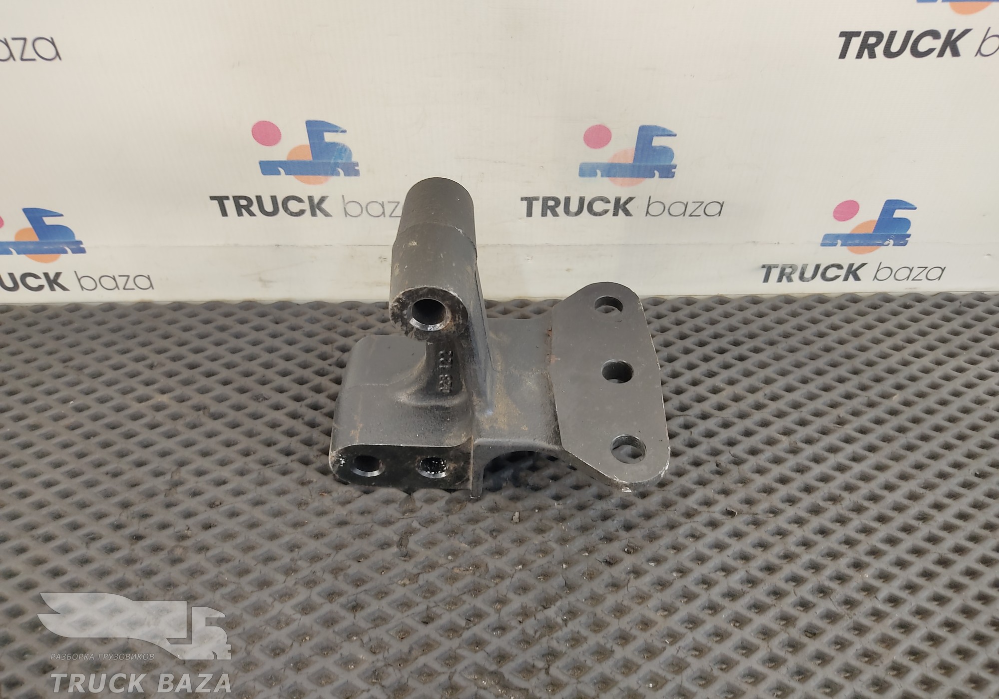 6520340801735 Кронштейн подвески кабины для КАМАЗ 54901