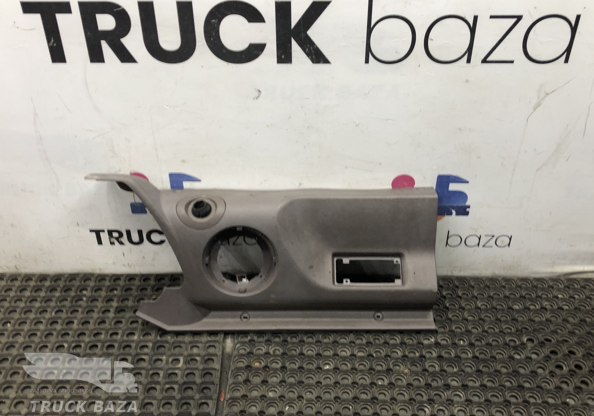 5010290207 Накладка салона левая