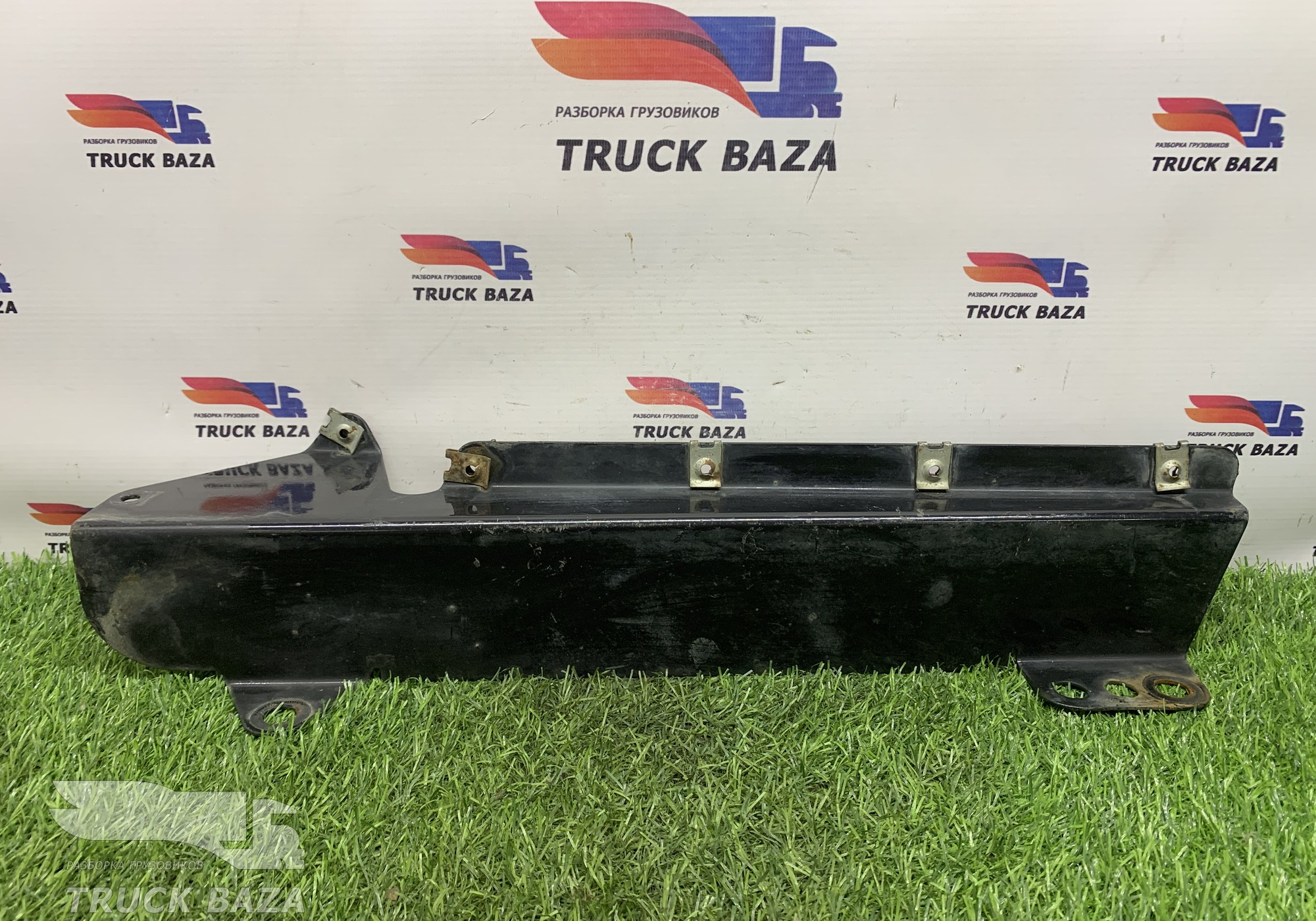 81153010114 Кронштейн трапа правый для Man TGX II (с 2012)