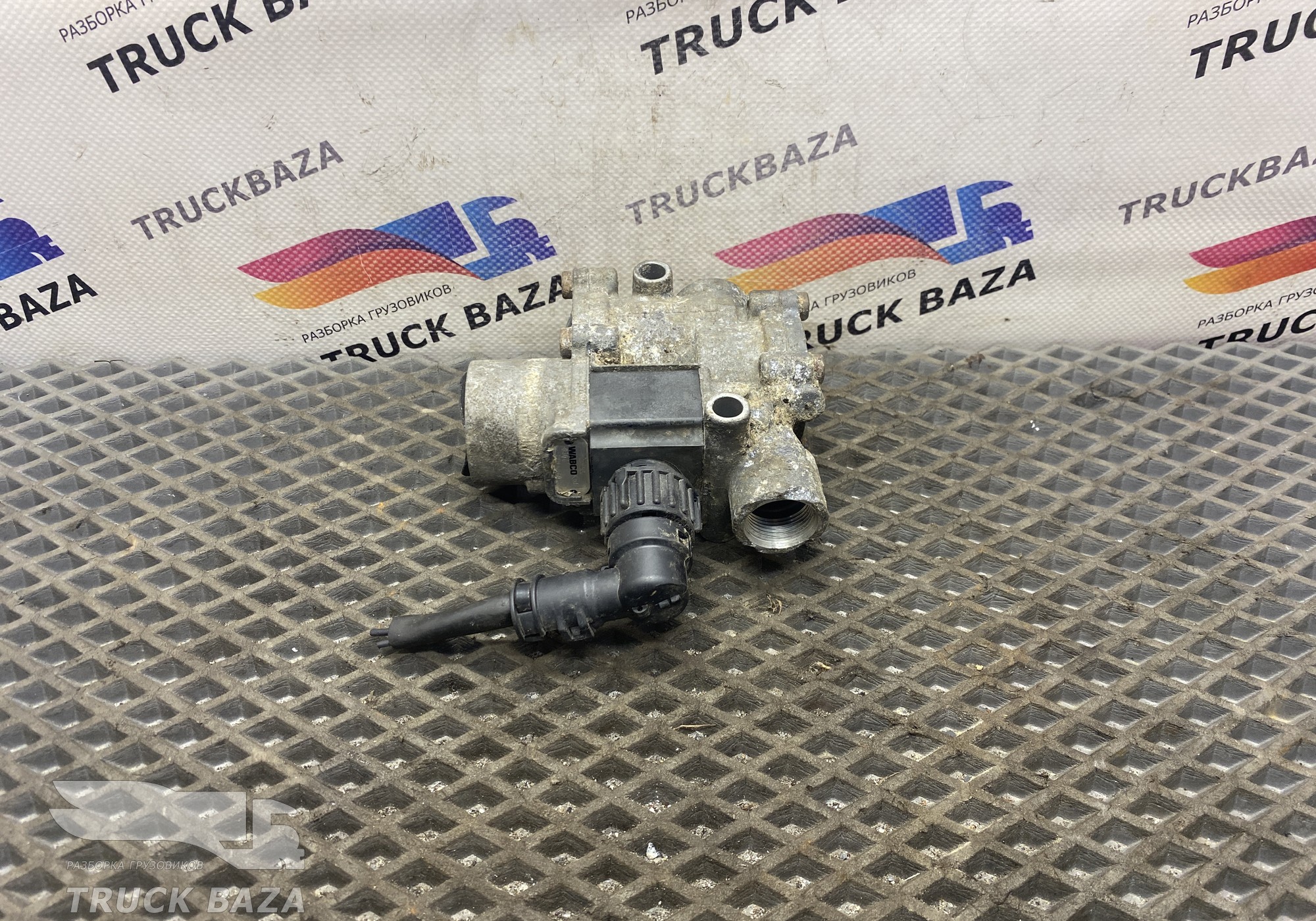1304635 Кран ABS для Daf