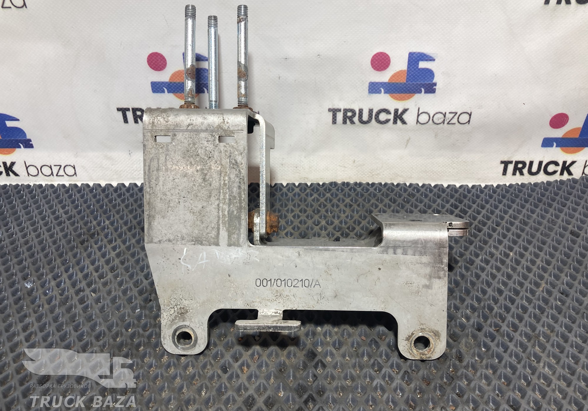 001010210A Кронштейн блока Prince для КАМАЗ 5490 (с 2013)