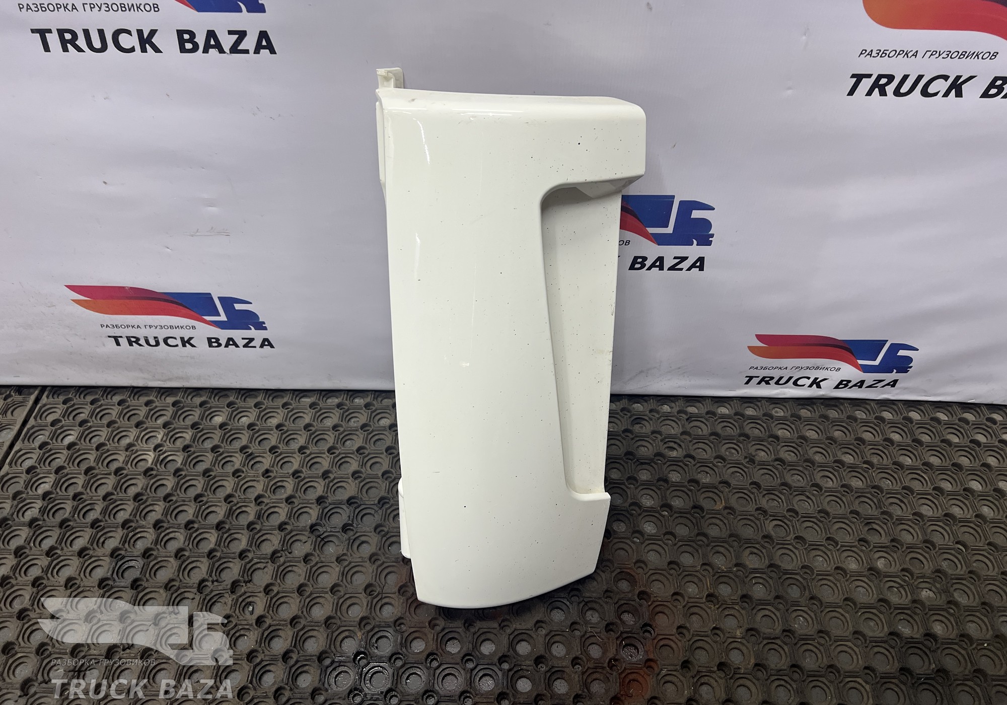 812W624100092 Дефлектор кабины правый для Sinotruk Sitrak C7H