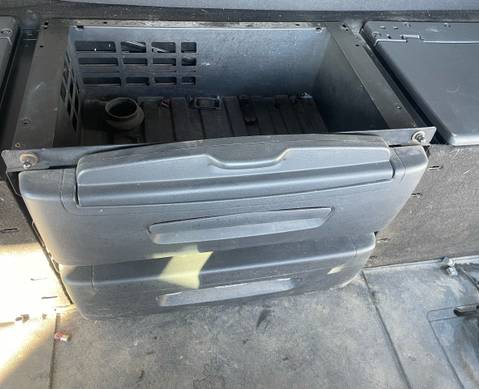 A9438401974 Ящик вещевой центральный для Mercedes-Benz Actros MP2 (с 2002 по 2008)