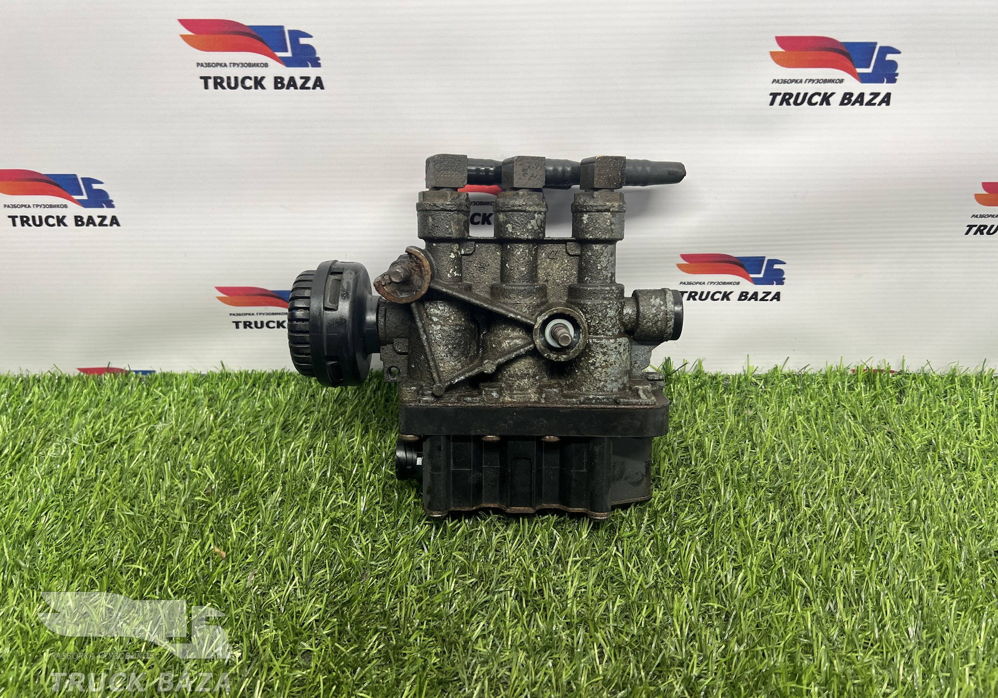 4728800300 Кран уровня пола главный