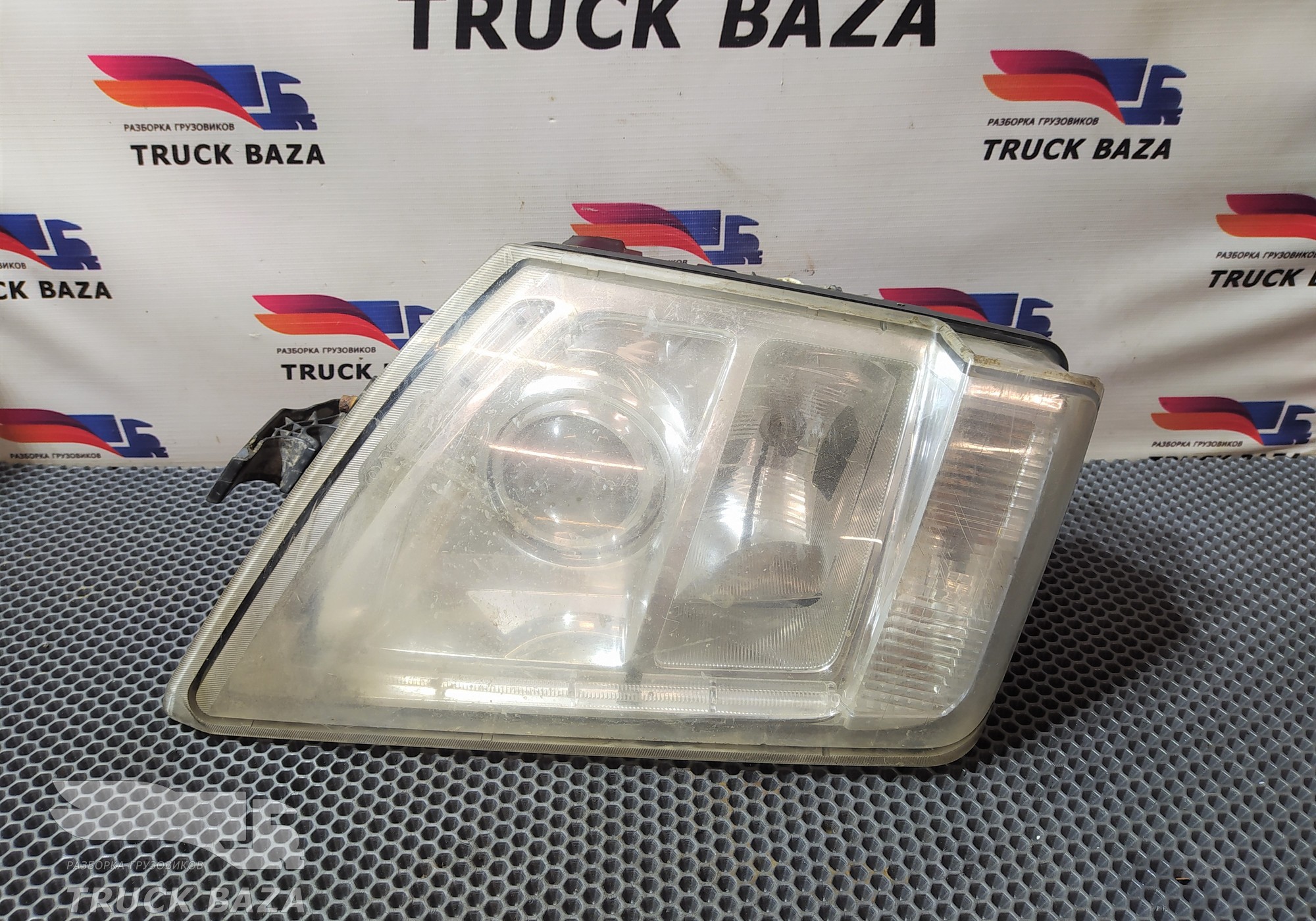 21035637 Фара правая для Volvo FM II (с 2002)
