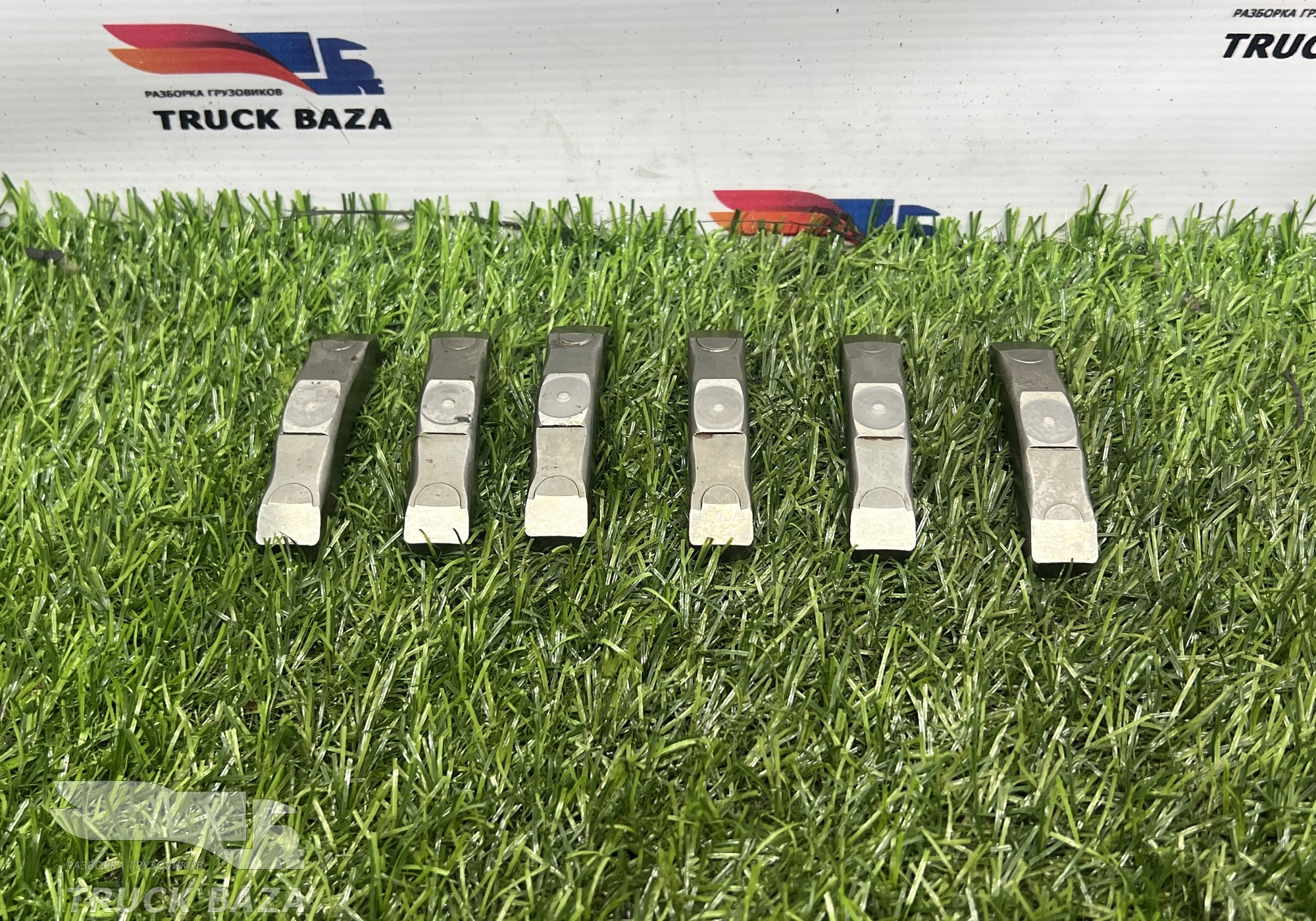 1001243202 Коромысло клапанов комплект для Shacman X3000 (с 2014)