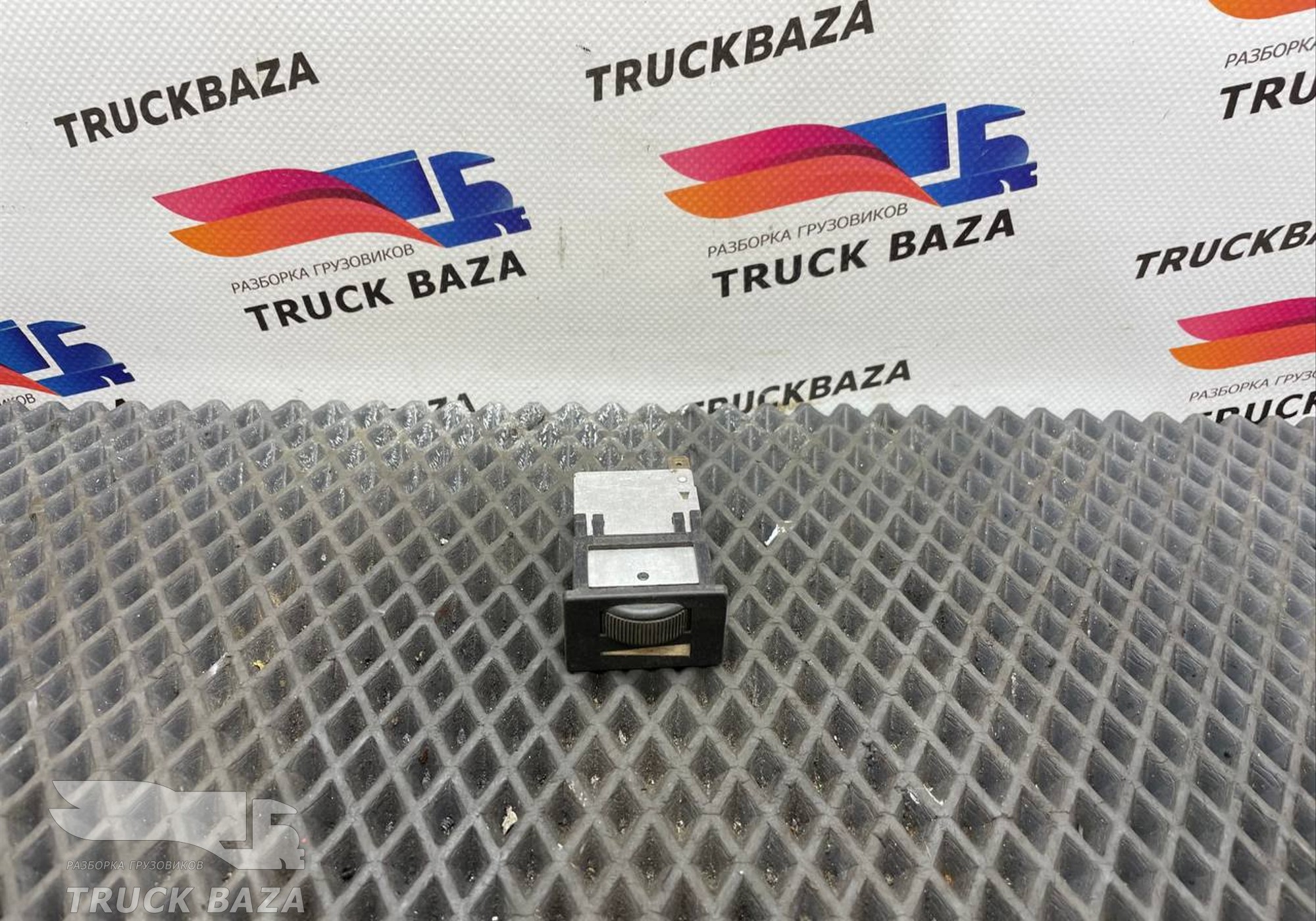 1322160 Кнопка освещения панели приборов для Scania 3-series R (с 1988 по 1997)