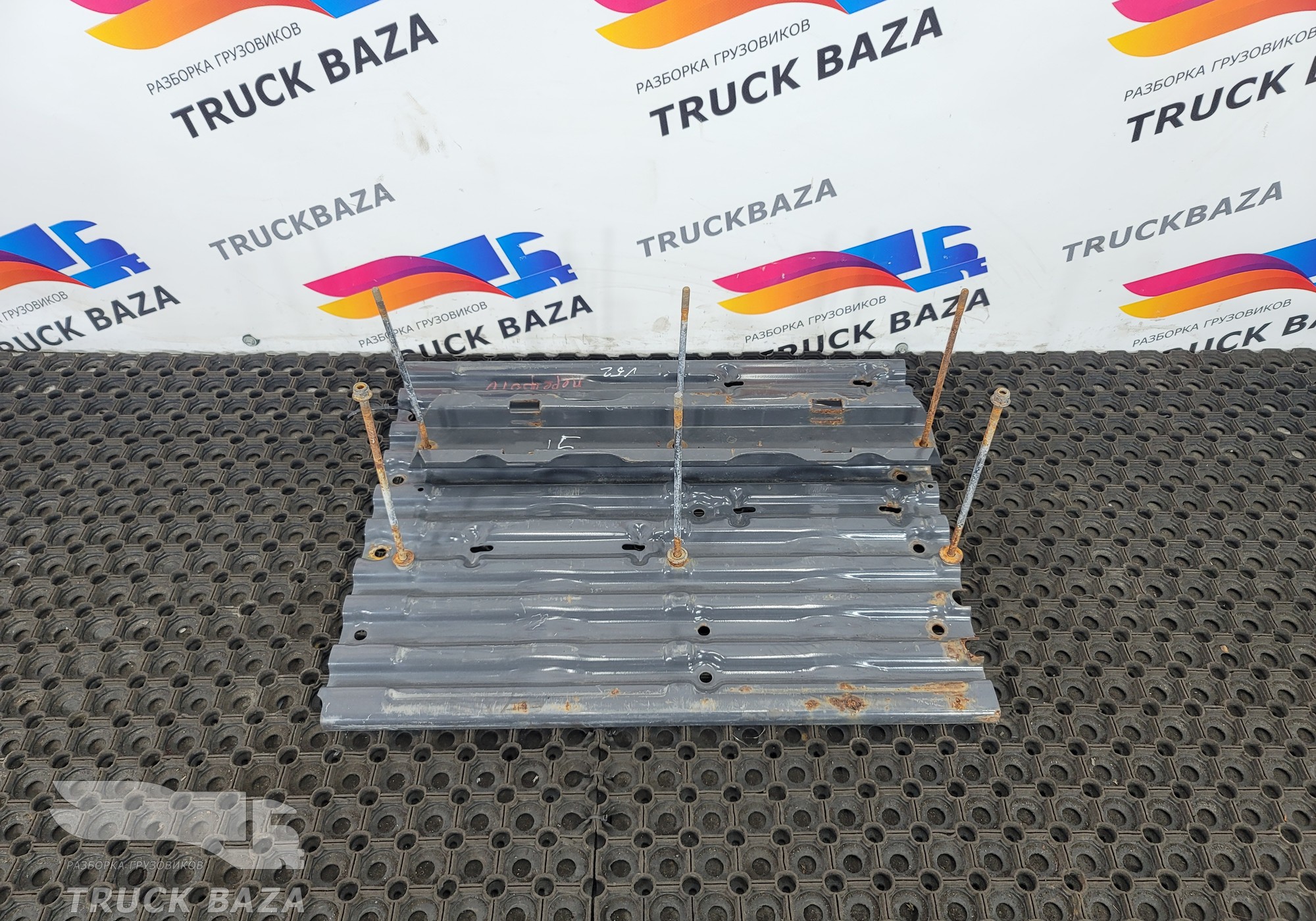 7422095787 Плита ящика АКБ для Volvo FM III (с 2013)