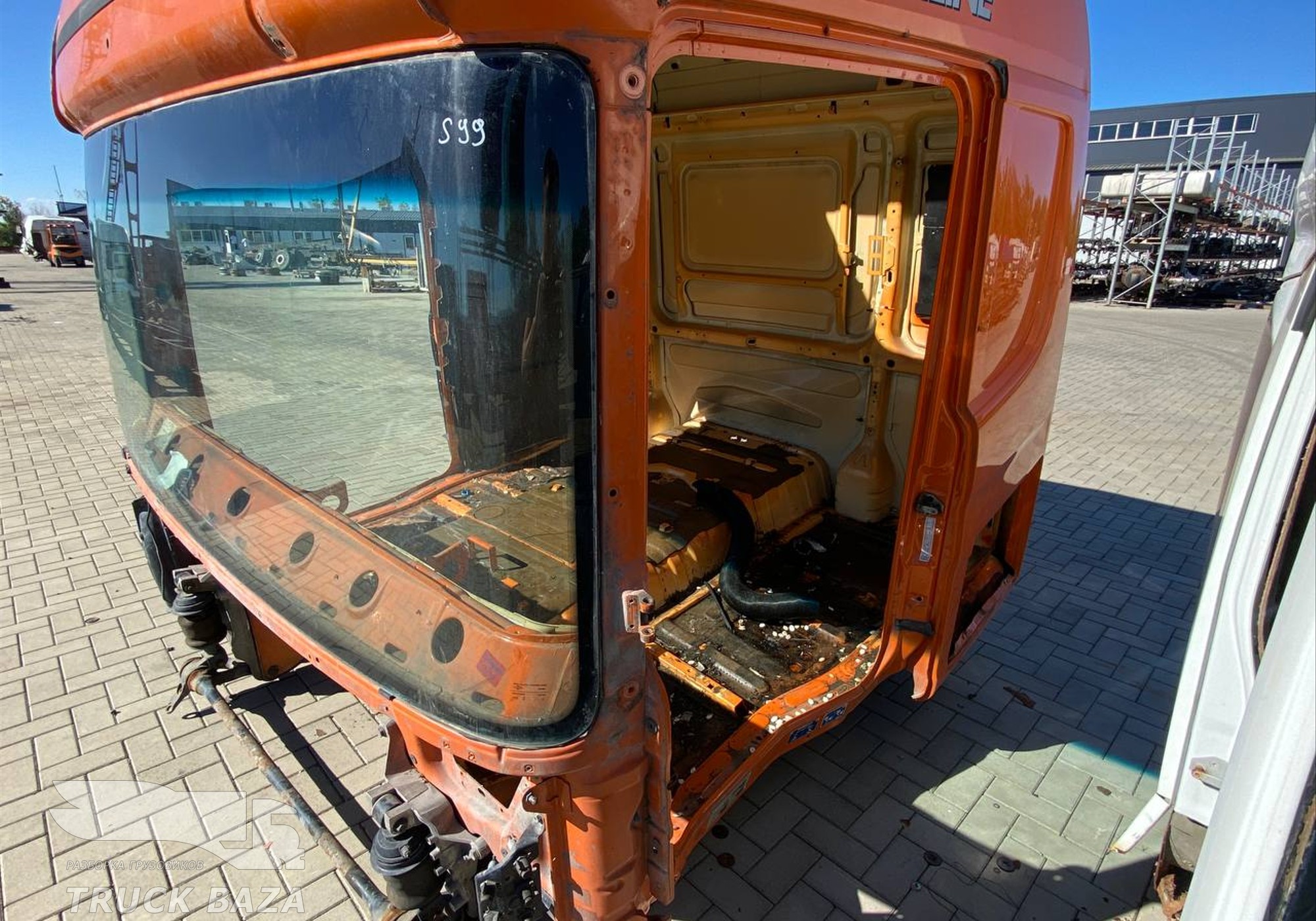 Четверть кабины левая передняя часть для Scania 5-series R (с 2004 по 2016)