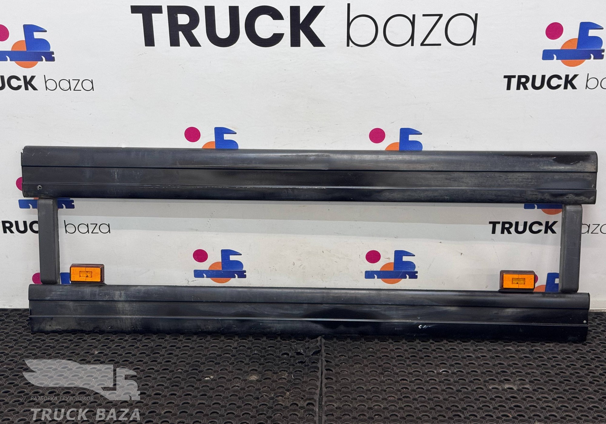 1429260 Боковой защитный брус