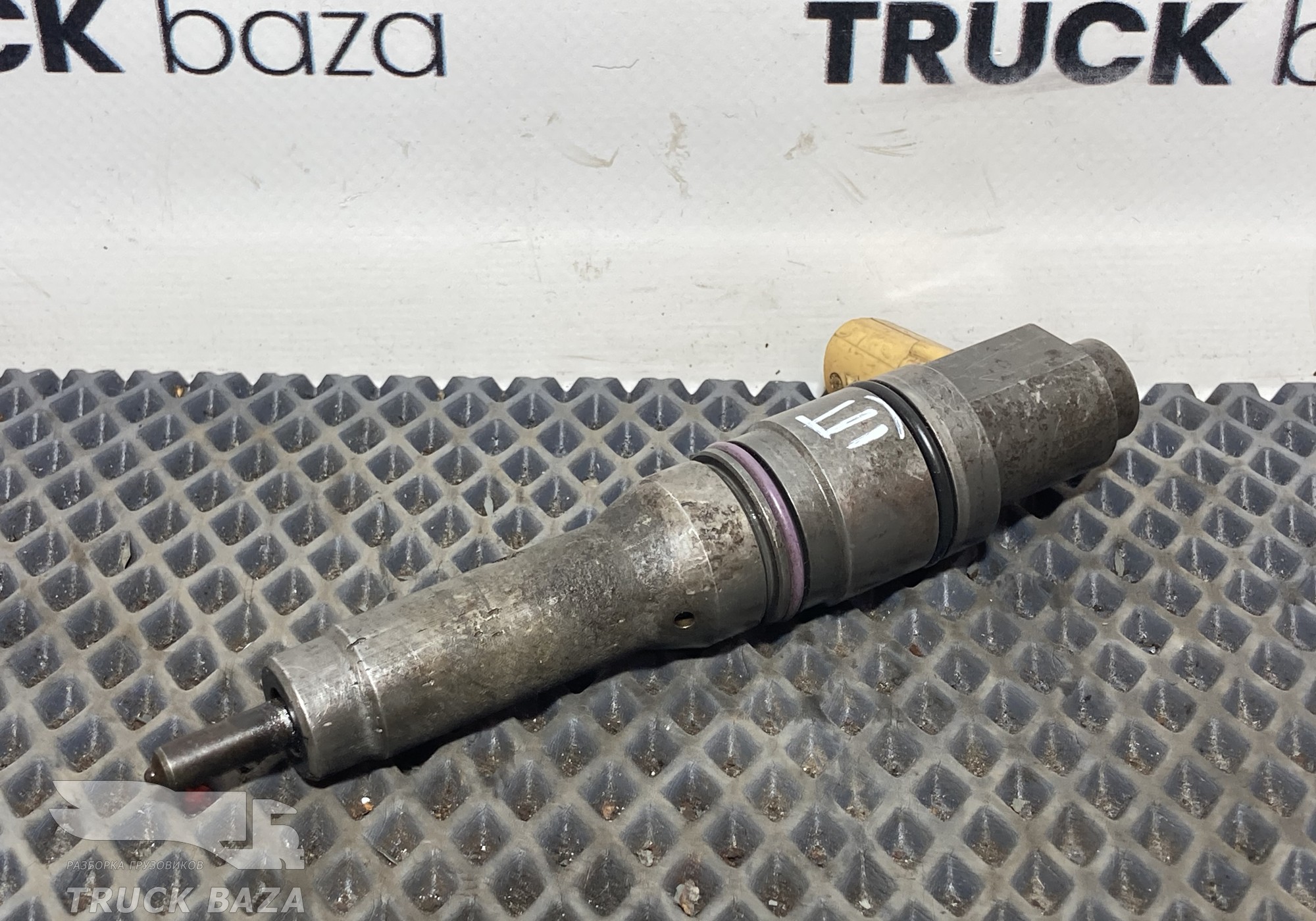 1846419 Форсунка топливная