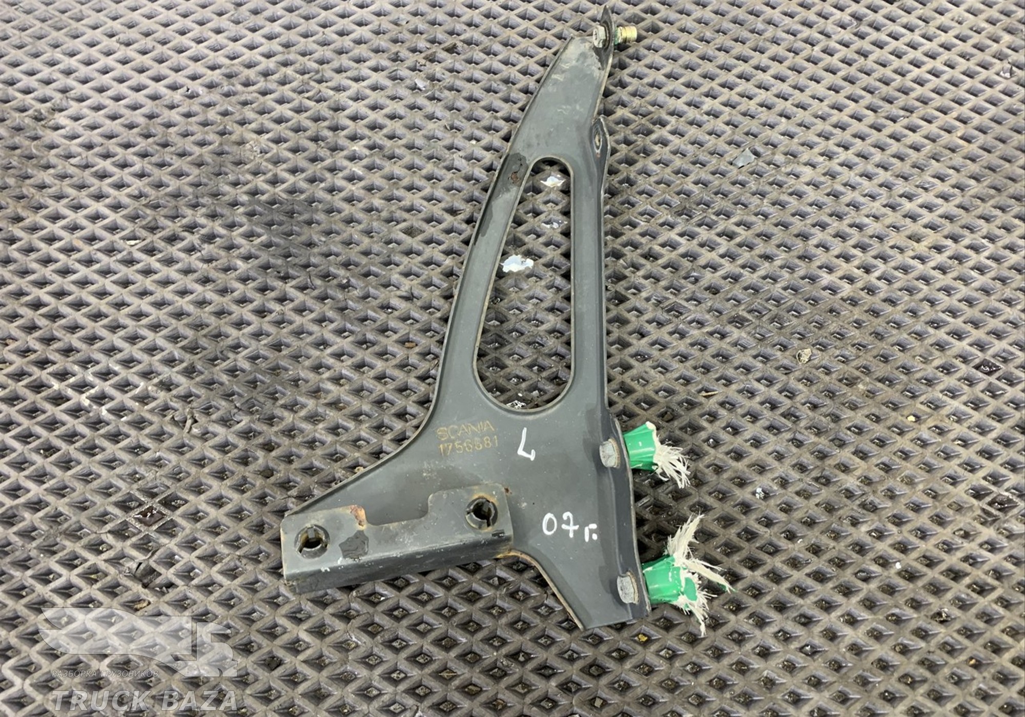 1756681 Кронштейн спойлера кабины левый для Scania 4-series T (с 1995 по 2007)