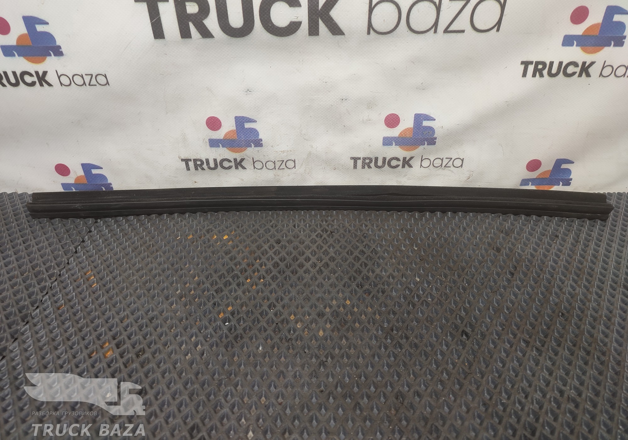 9607250766 Уплотнитель стекла для Mercedes-Benz Actros New Actros MP4 (с 2011)