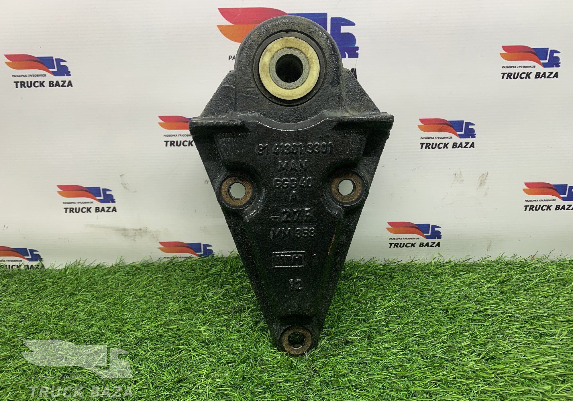 81413013301 Кронштейн передней рессоры