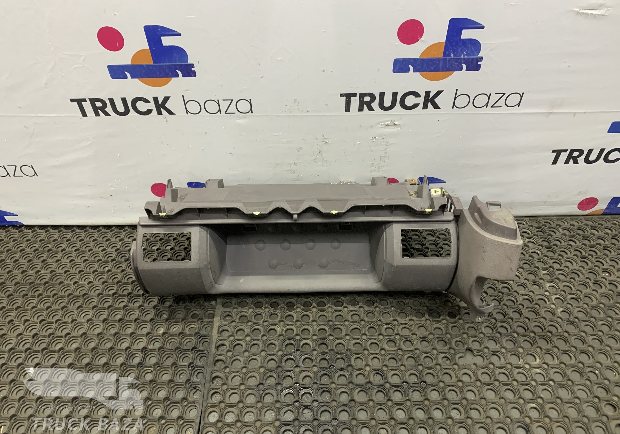 5010290067 Накладка верхней консоли правая