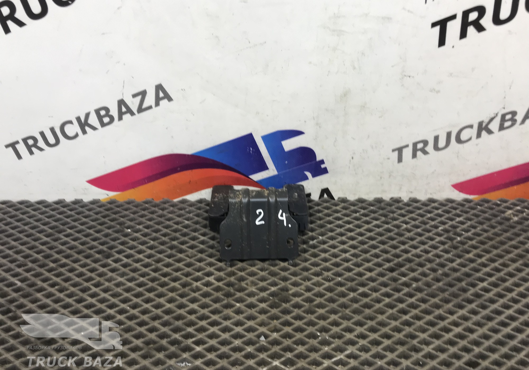 1723004 Кронштейн пульта пневмоподвески для Scania 5-series G (с 2004 по 2016)