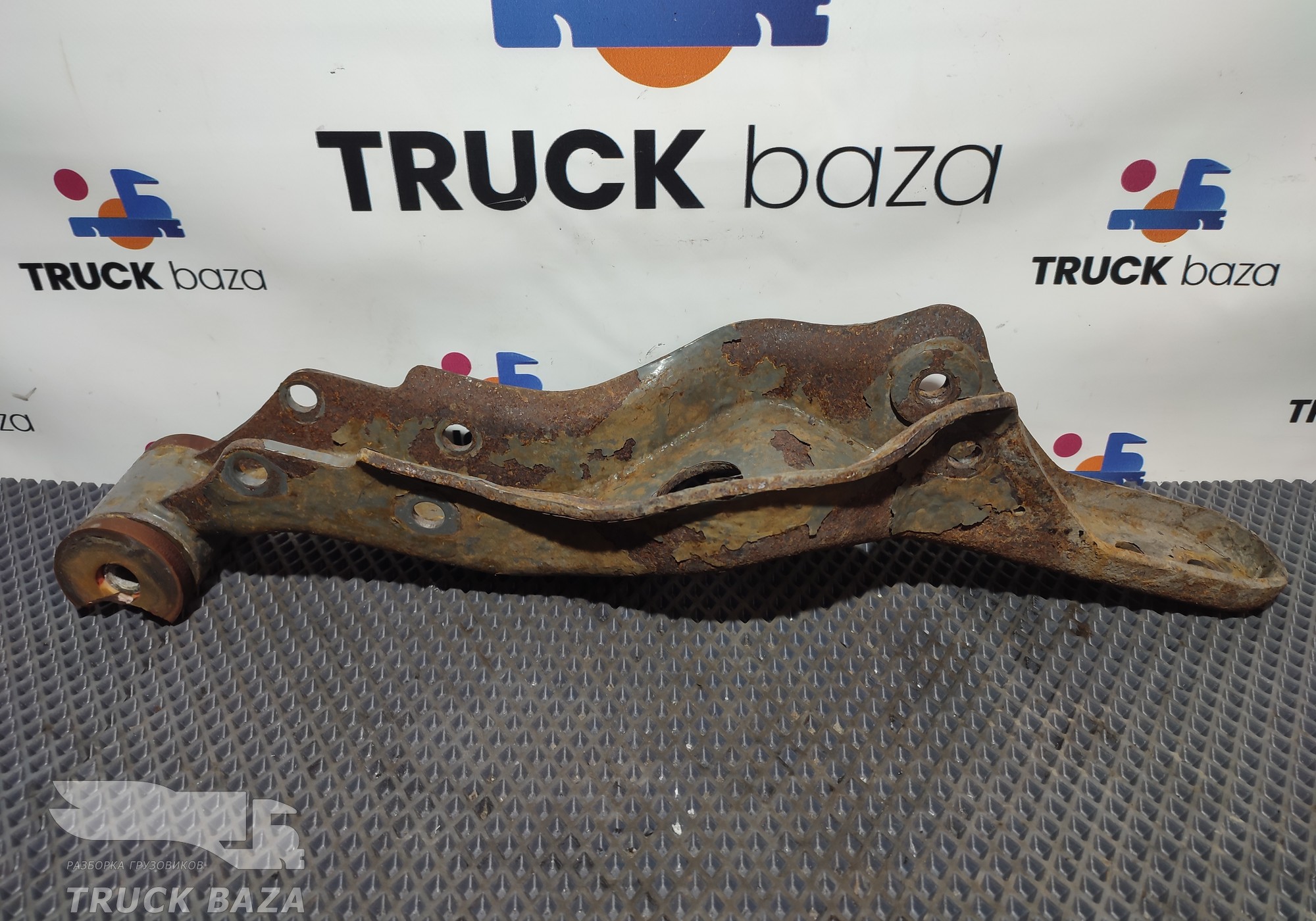 AZ16D444000078 Кронштейн кабины для Sinotruk Sitrak C7H