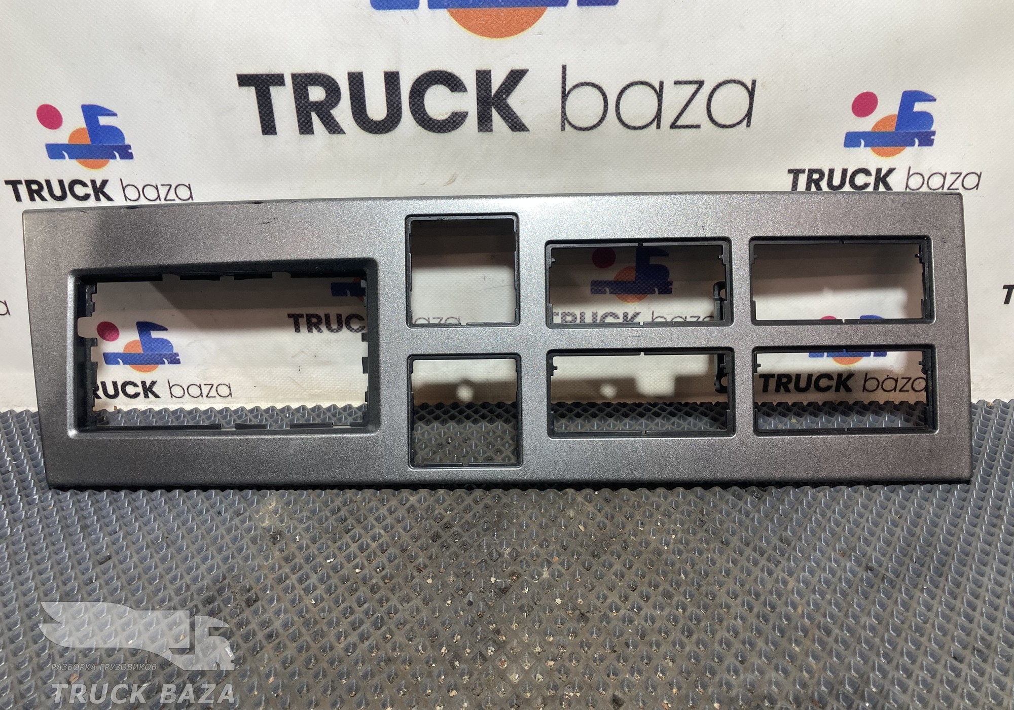 82386287 Рамка центральной консоли для Renault T (с 2013)