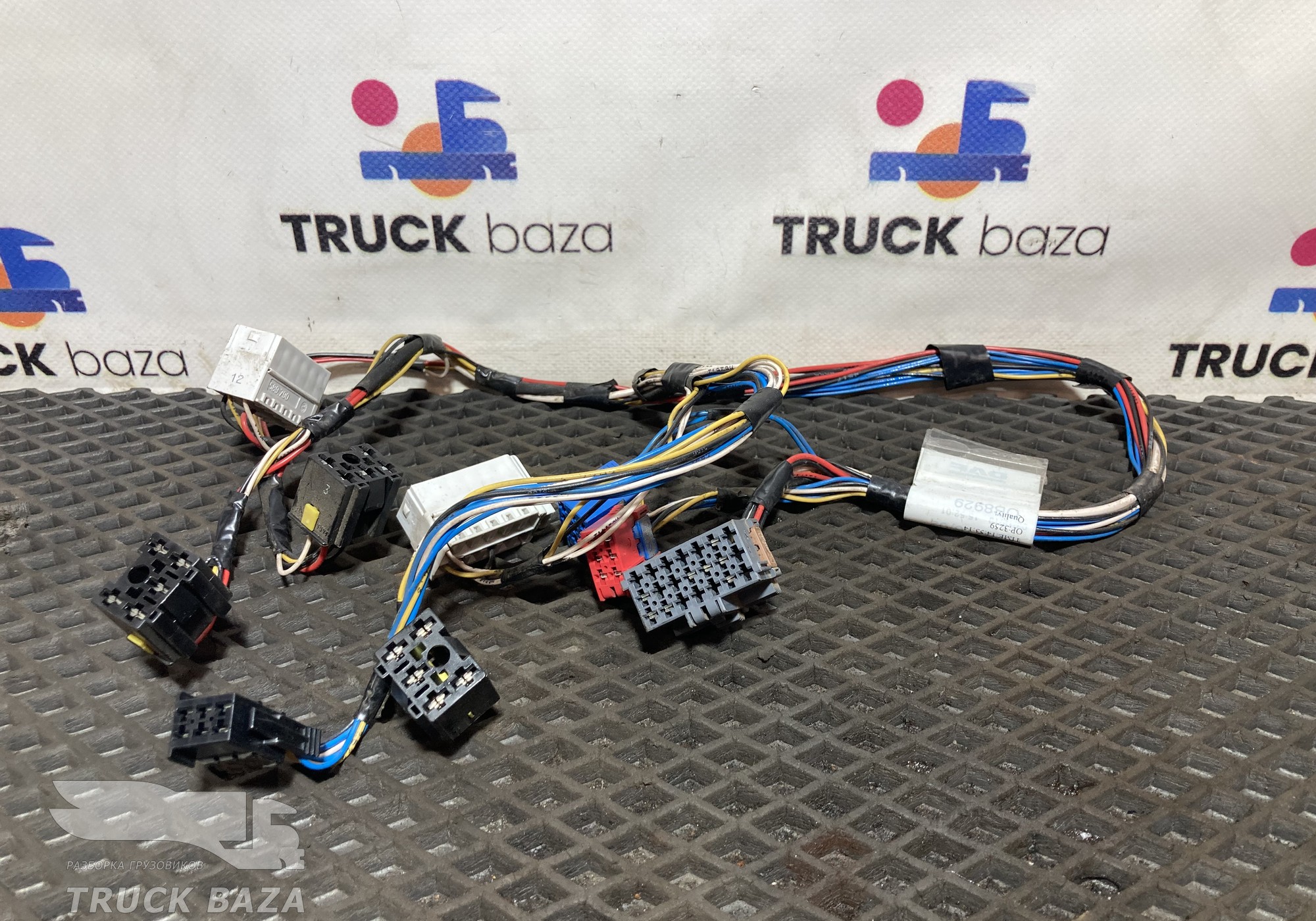 1828716 Проводка кабины для Daf XF105 (с 2005)