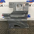 2626004 Кронштейн брызговика правый для DongFeng